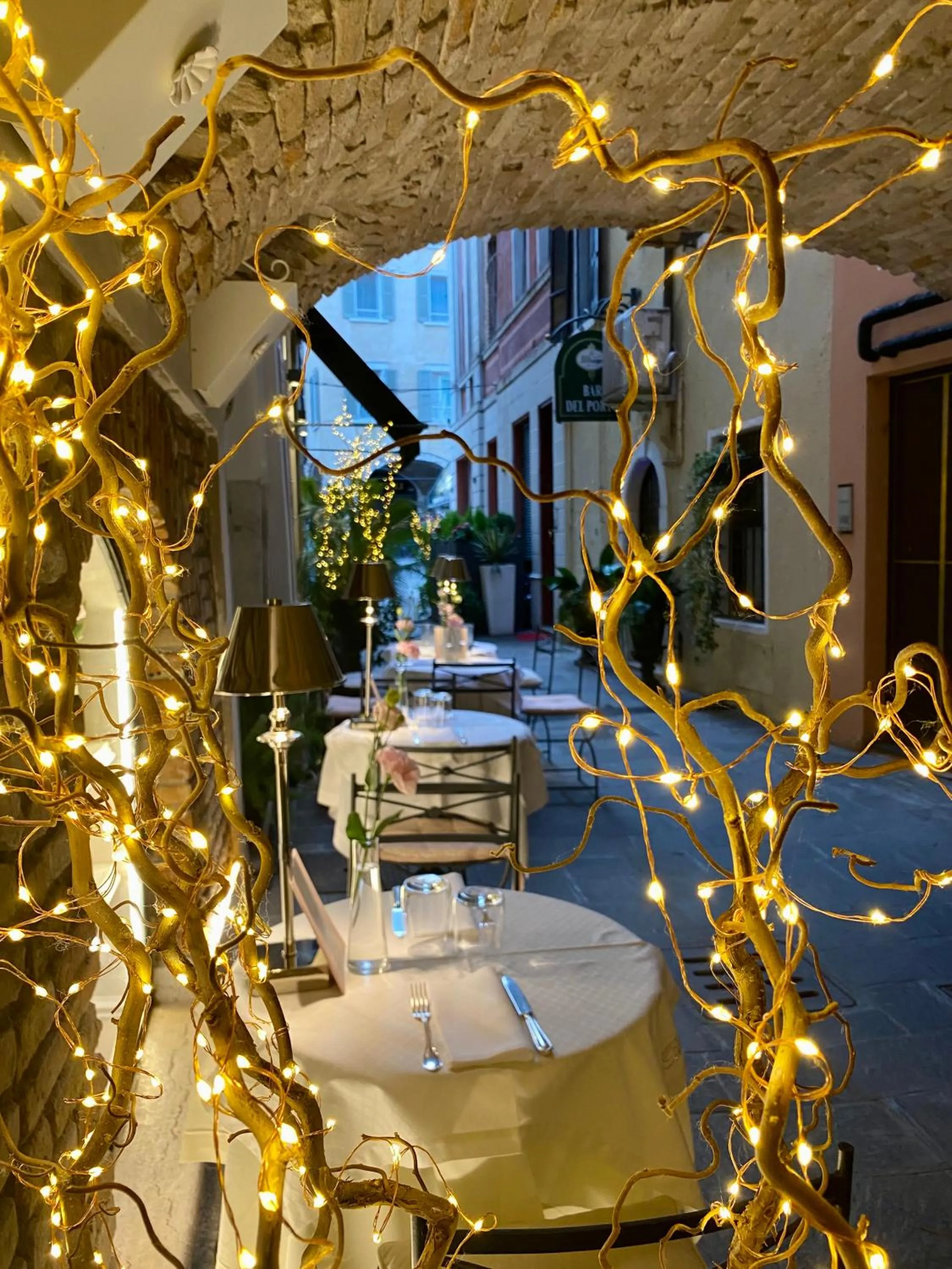 Restaurant/places to eat in Antica Dimora Desenzano