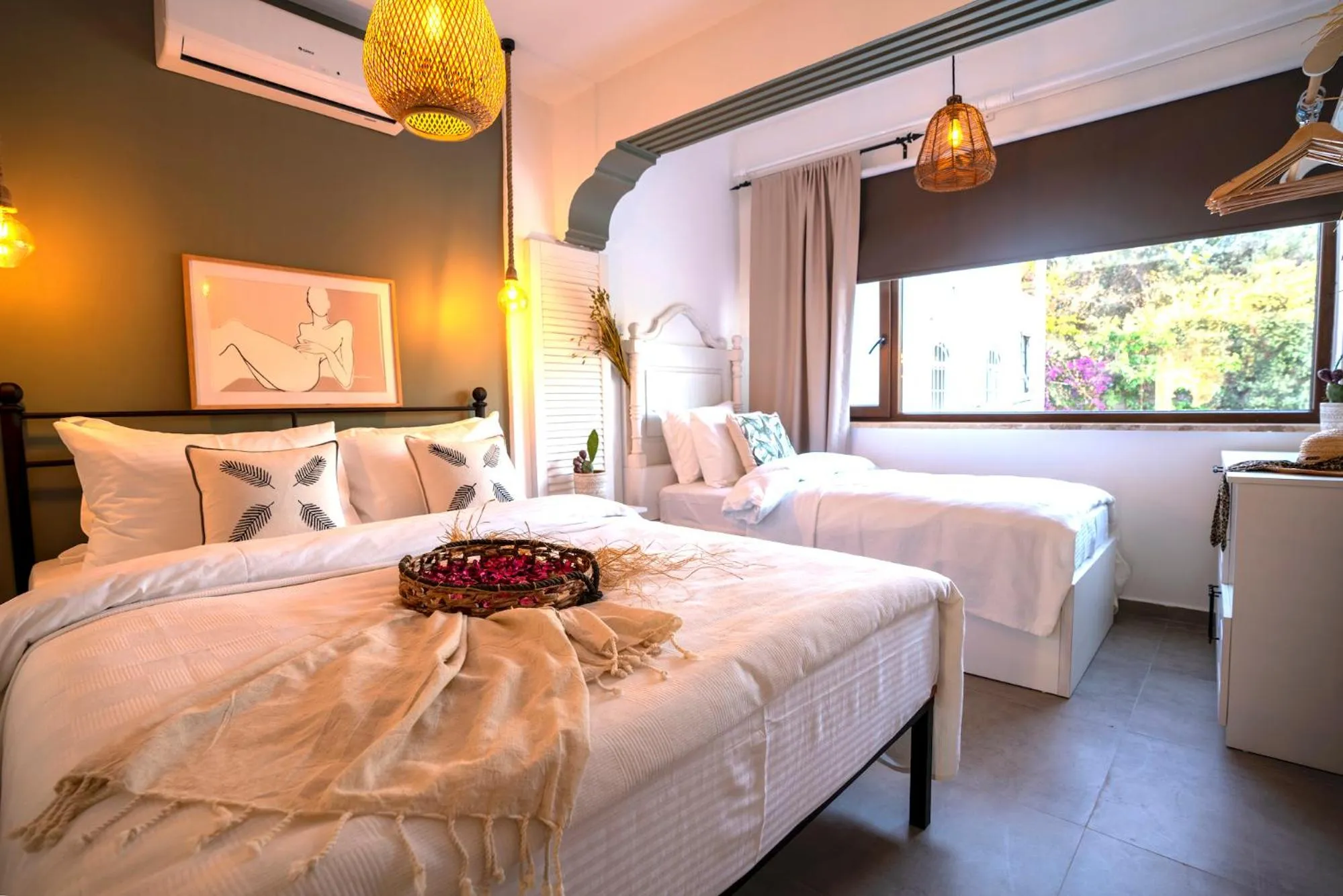 Photo of the whole room, Bed in Liman Hotel Gümüslük - Adult Only