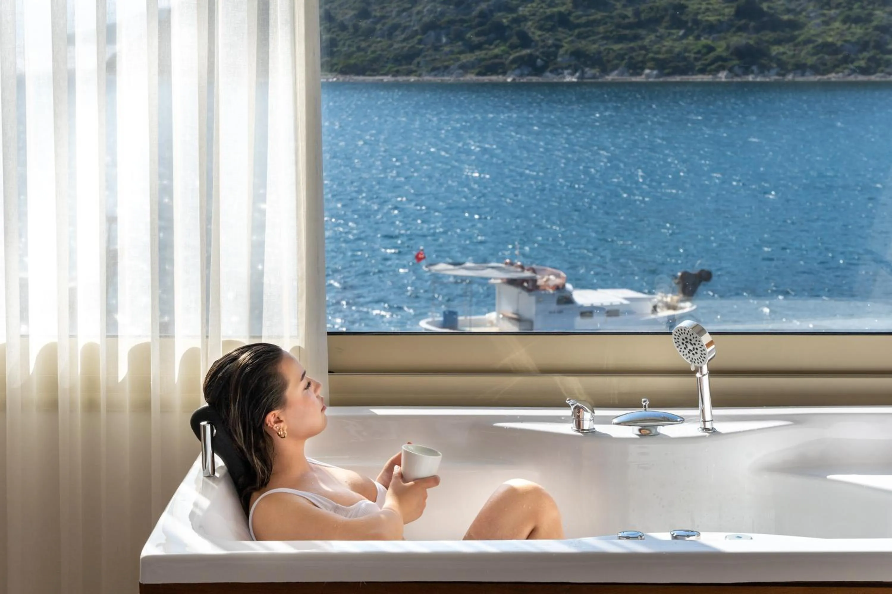 Hot Tub in Liman Hotel Gümüslük - Adult Only