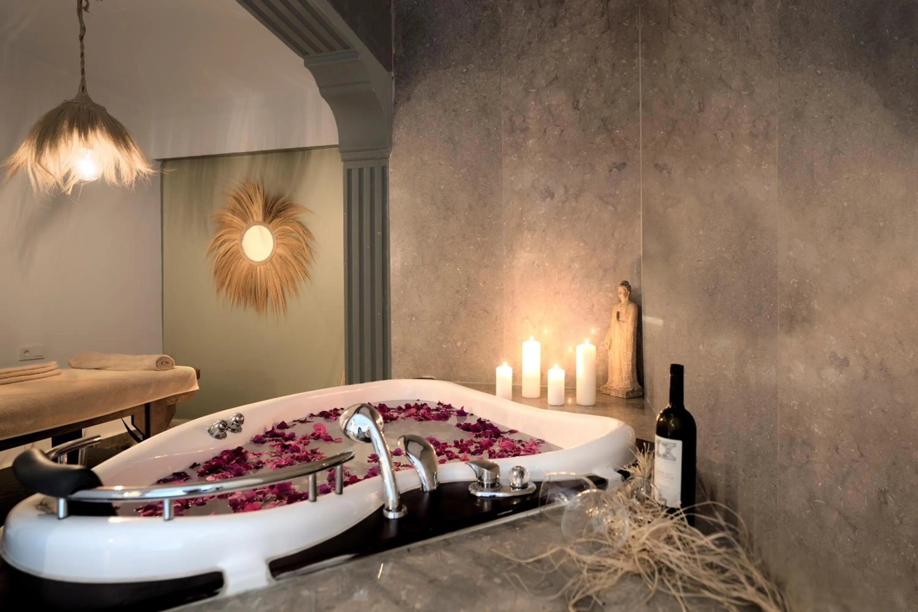 Hot Tub in Liman Hotel Gümüslük - Adult Only