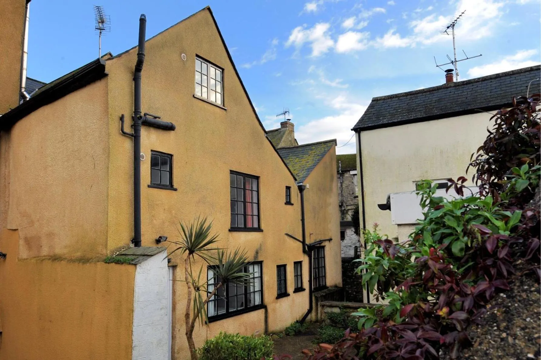 Property building in Tudor Cottage