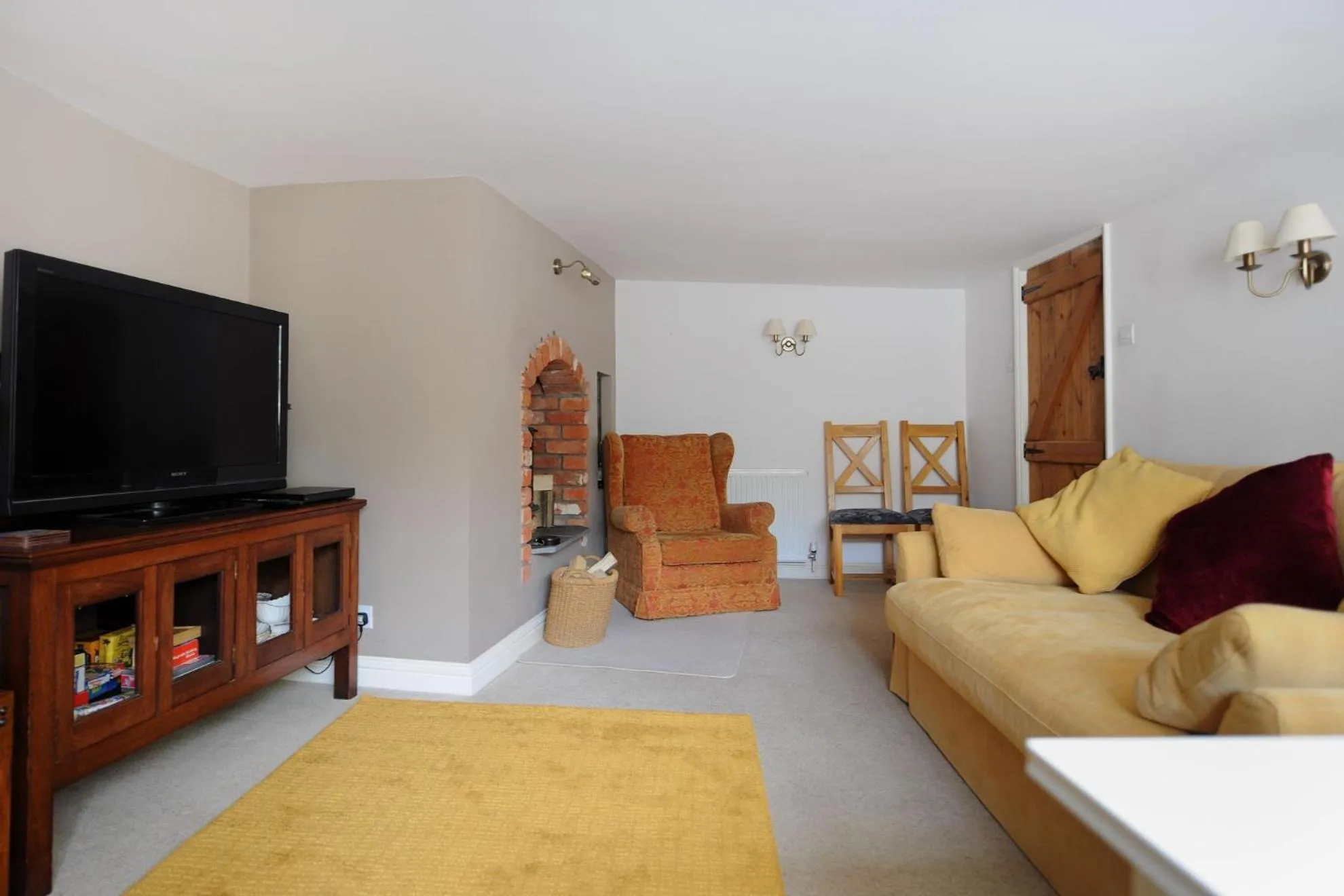 Property building in Tudor Cottage