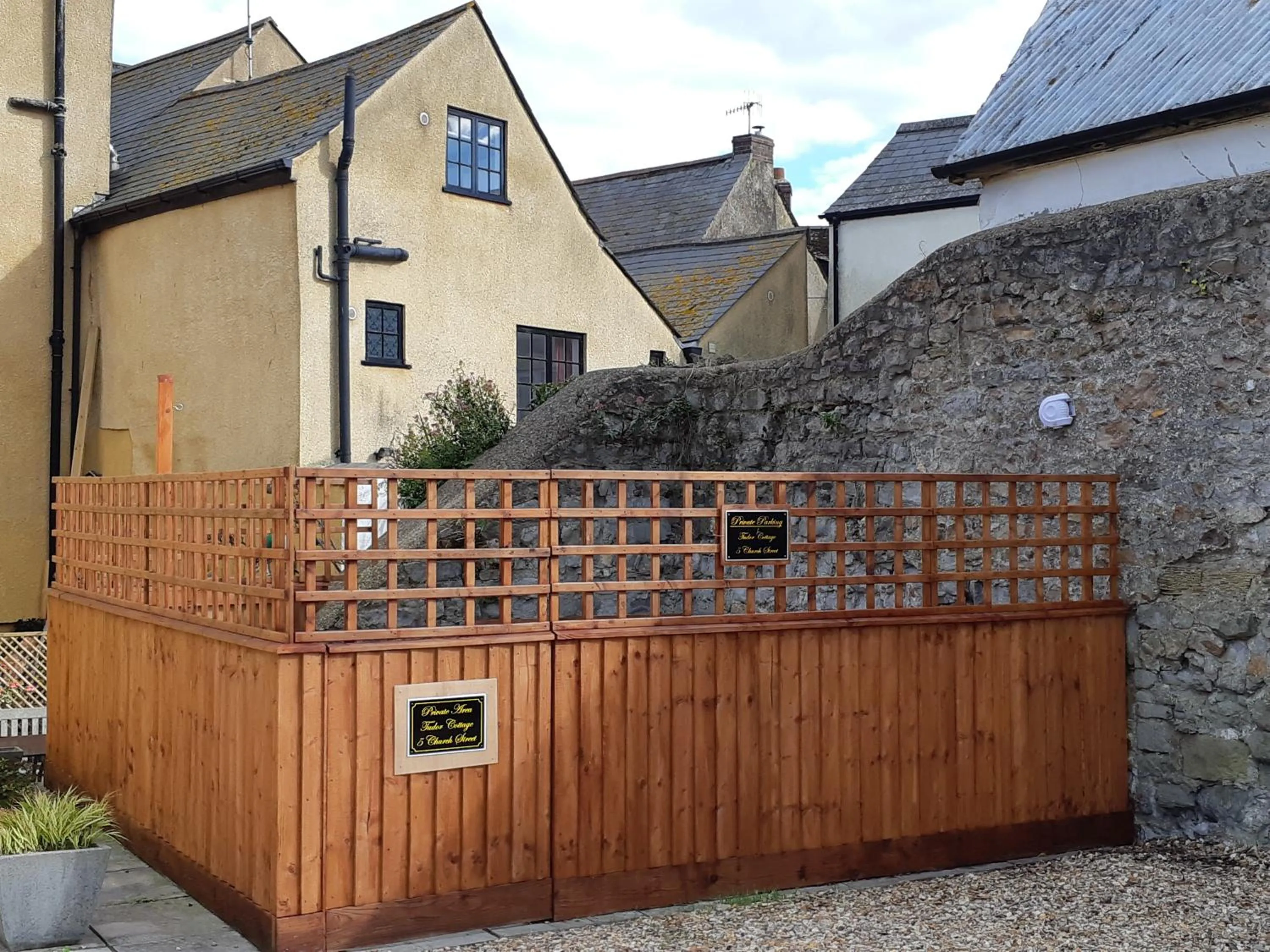 Property building in Tudor Cottage