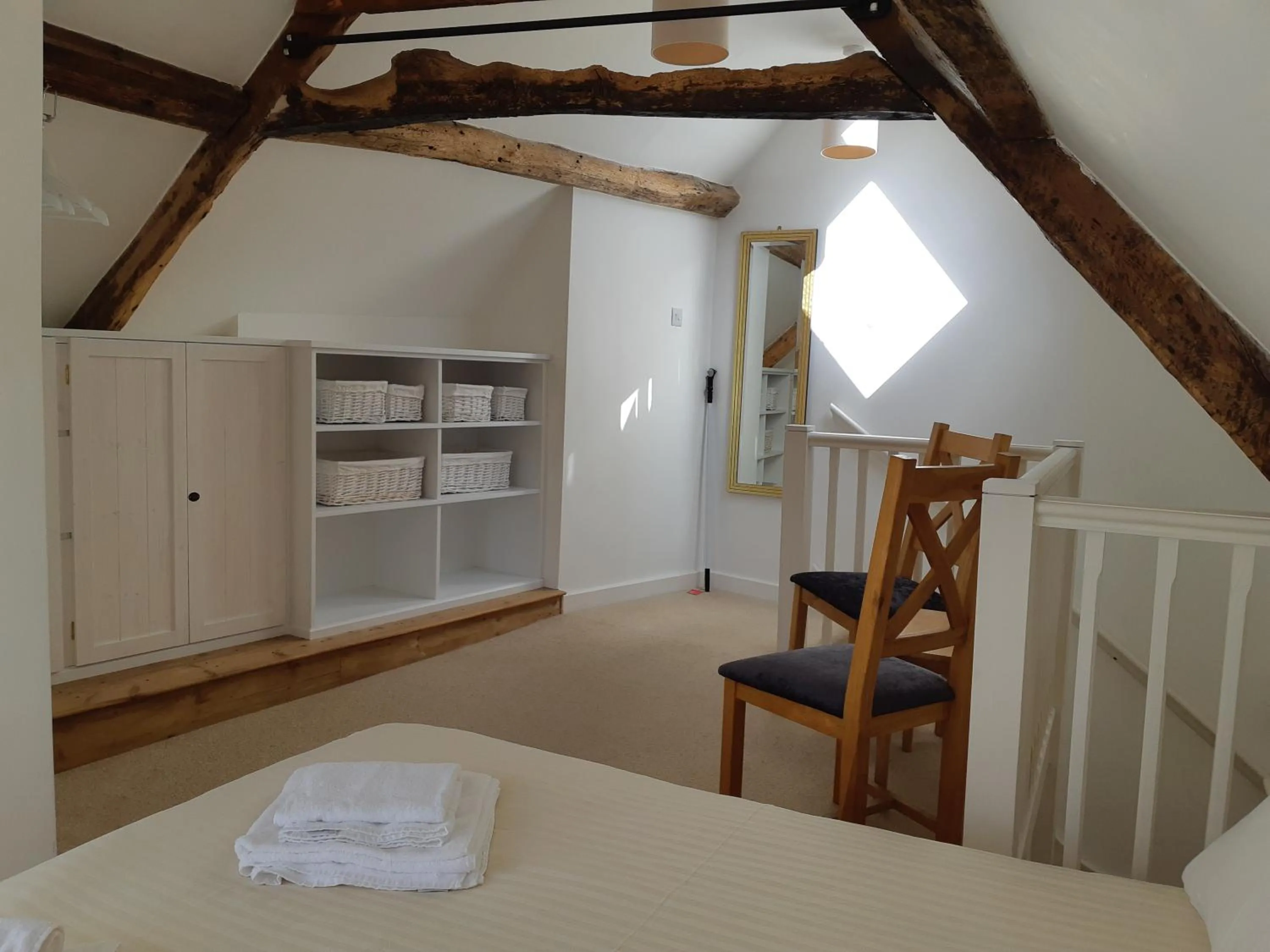 Property building, Bed in Tudor Cottage