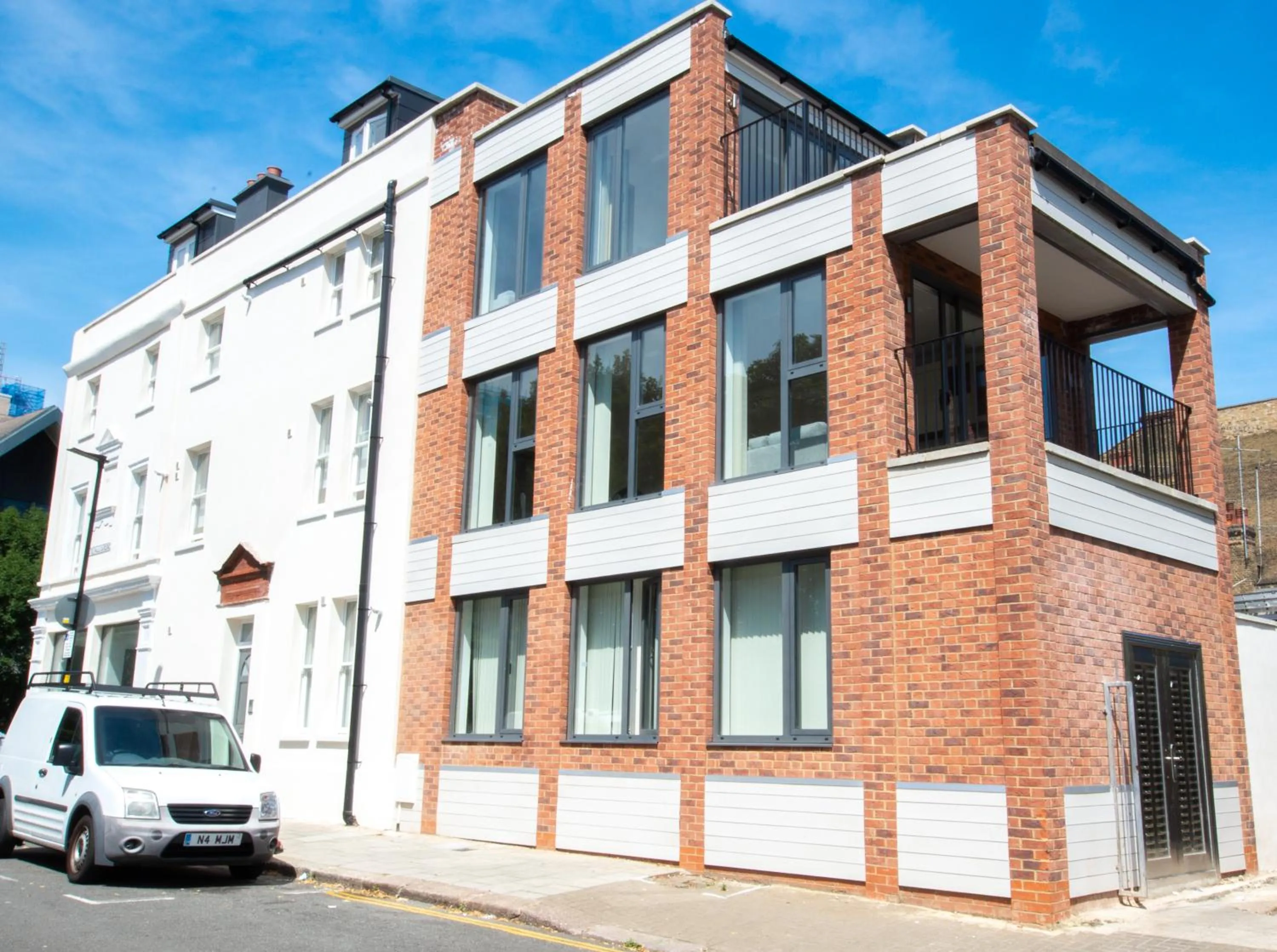 Property building in Charles Hope London Kew Bridge