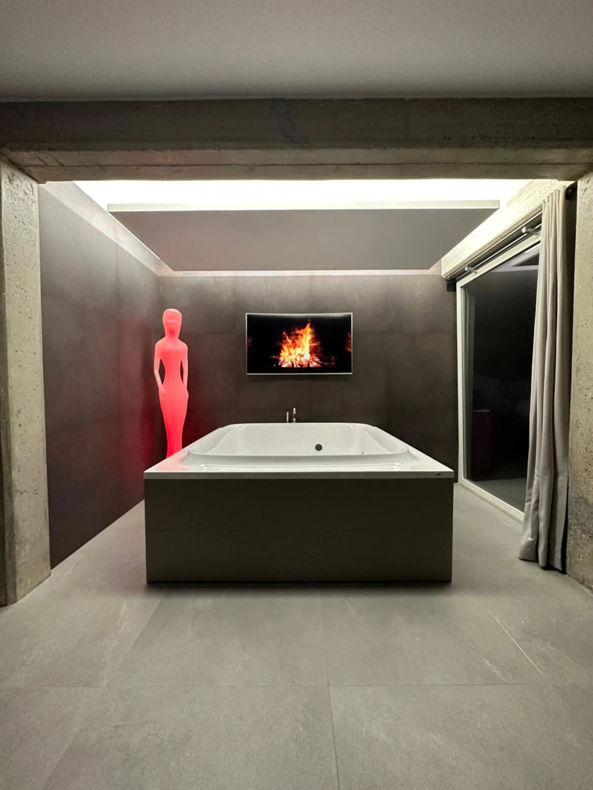 Hot Tub in Tropicana Suite - Adults Only