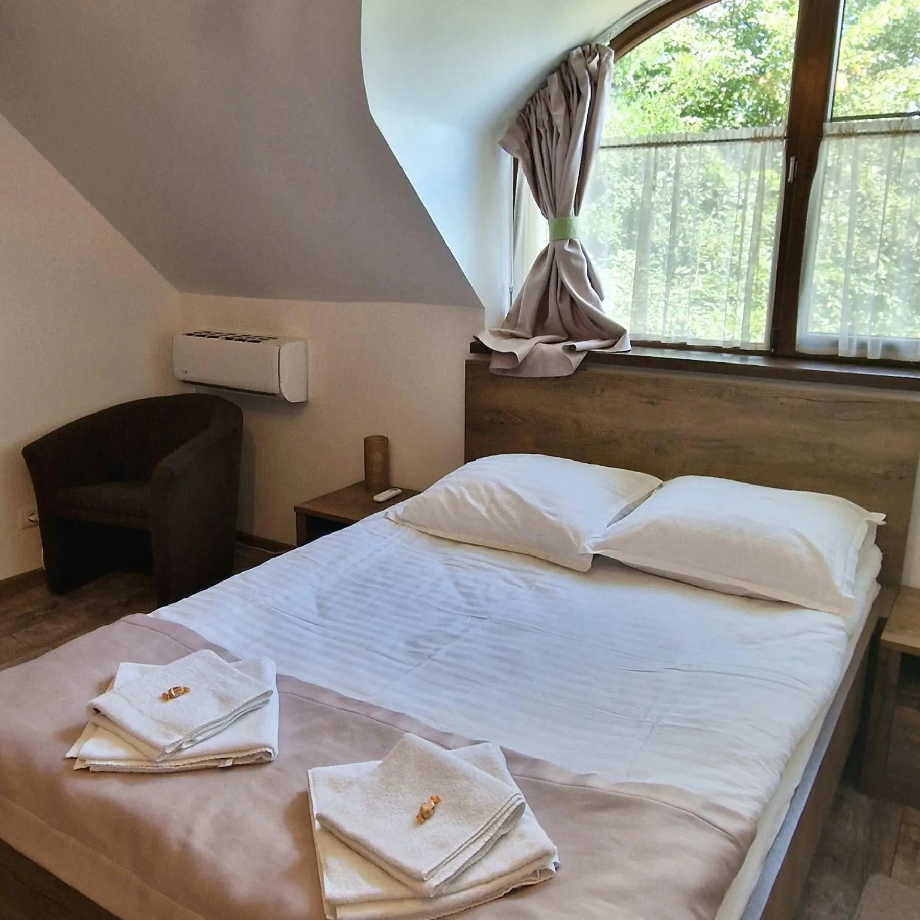 Bedroom, Bed in Provence Suceava