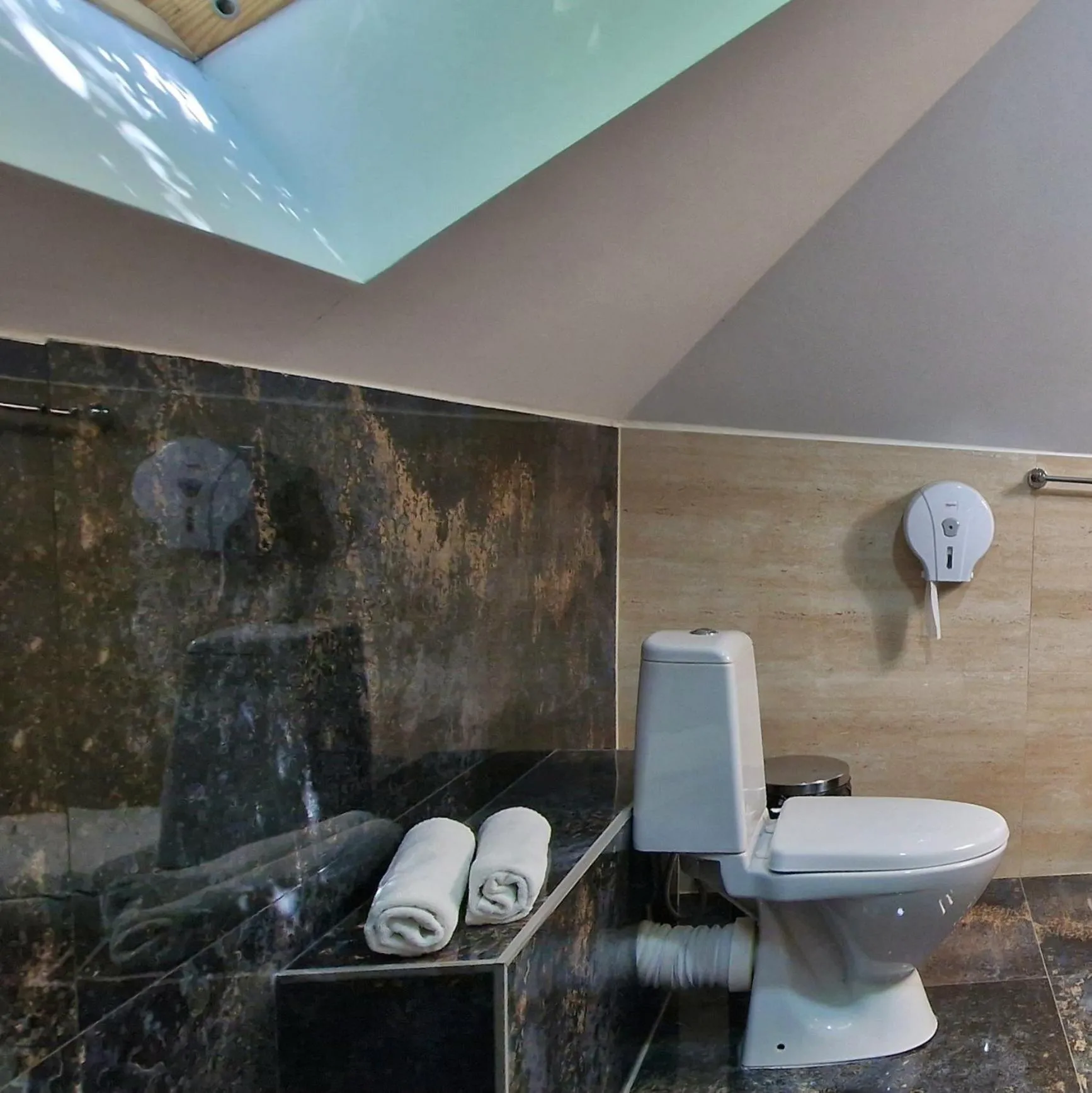 Bathroom in Provence Suceava