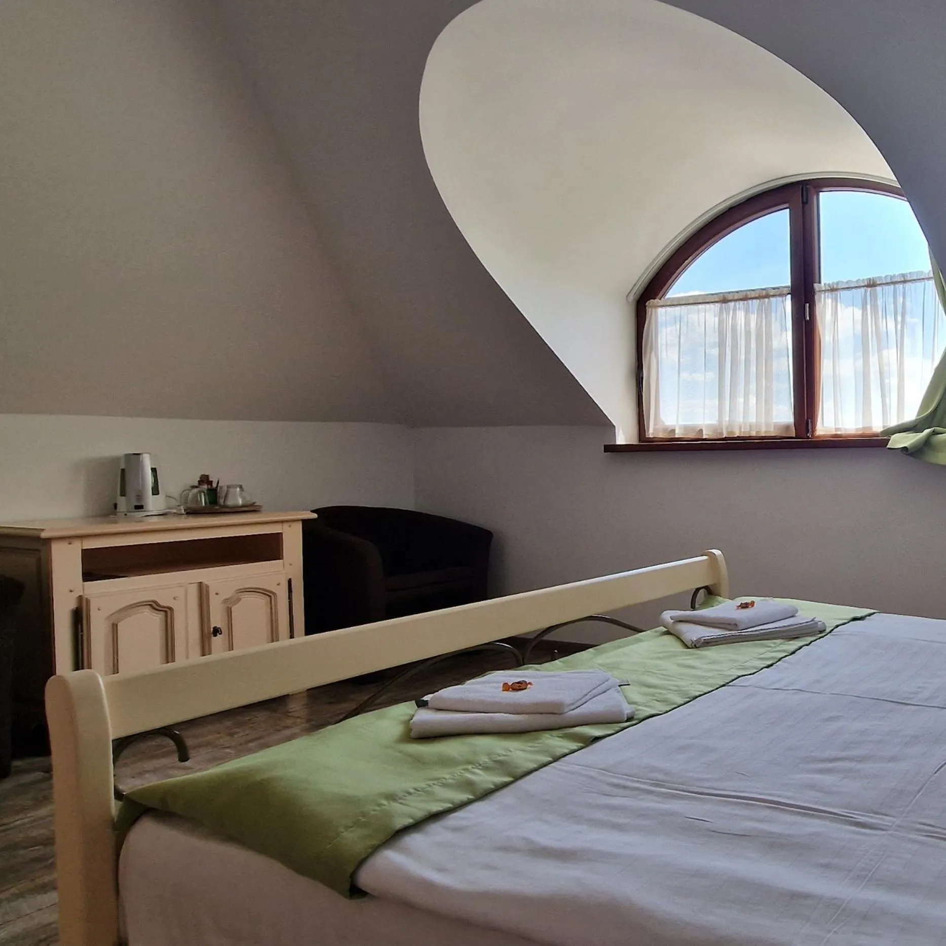 Bedroom, Bed in Provence Suceava