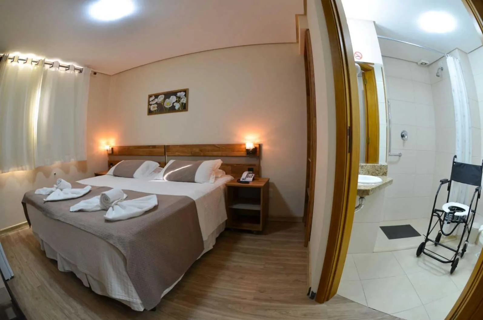 Bedroom, Bed in Hotel Renascença