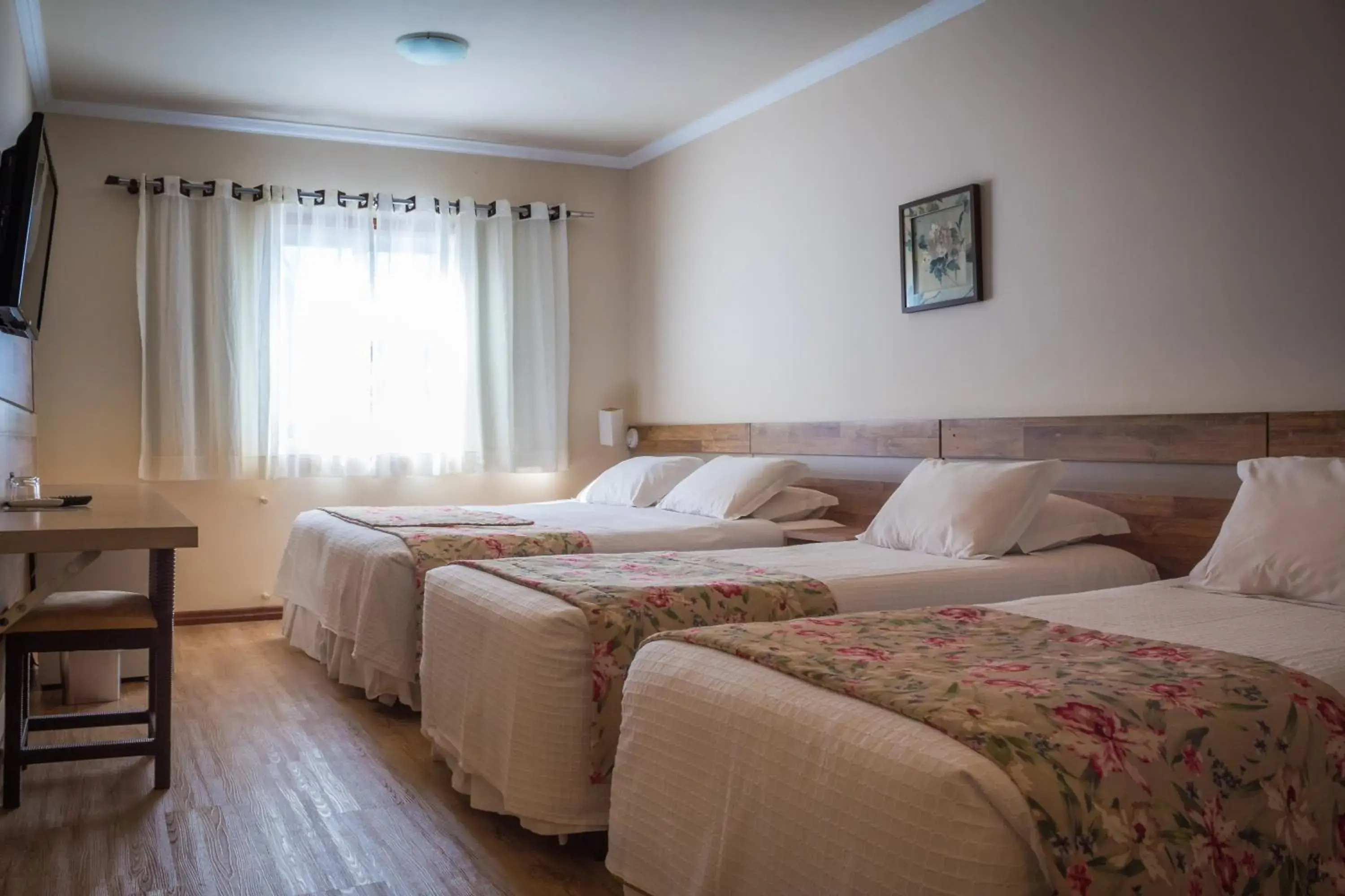 Photo of the whole room, Bed in Hotel Renascença Photo of the whole room, Bed in Hotel Renascença