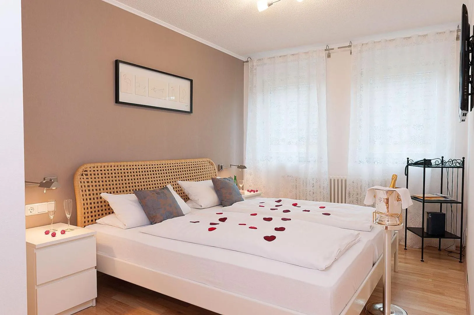 Bed in Merker's Hotel & Restaurant Bostalsee