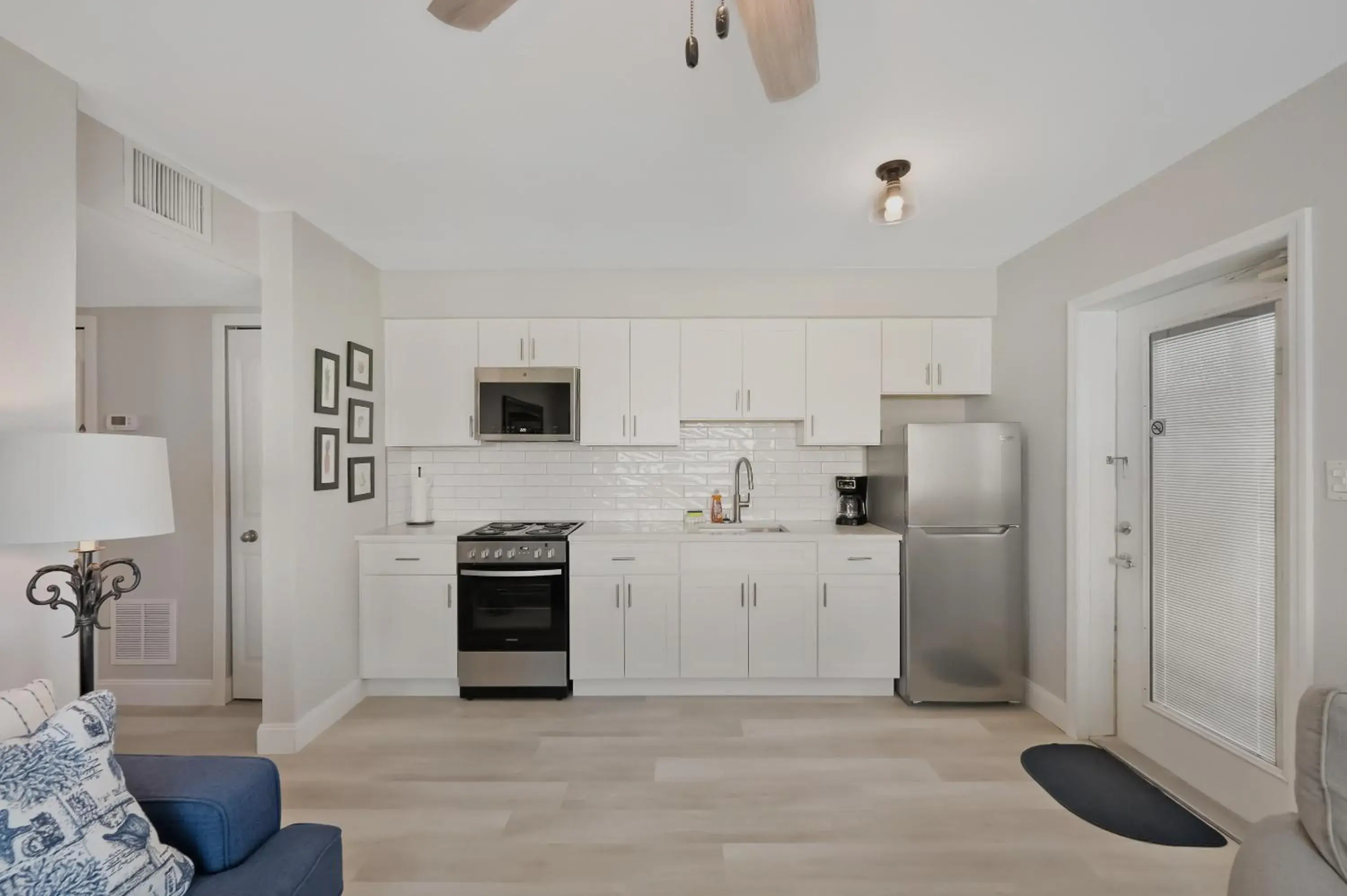 Beach Side One-Bedroom Suite- Non Smoking in A Beach Retreat on Casey Key Beach Side One-Bedroom Suite- Non Smoking in A Beach Retreat on Casey Key