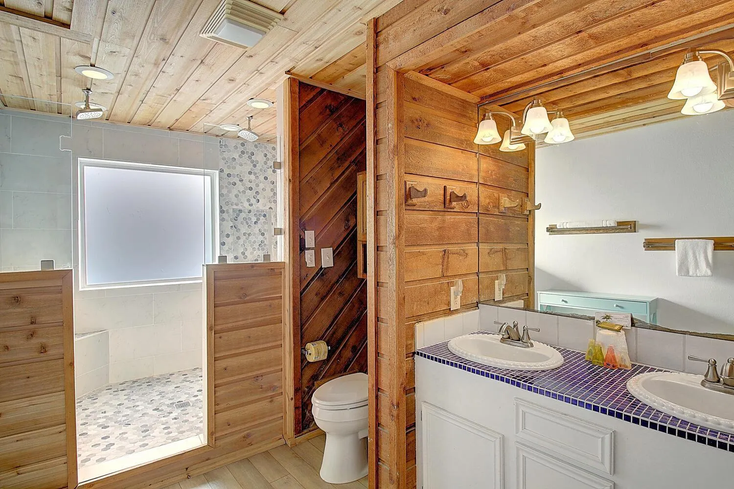 Other in Titas Sandcastle LC17 Pet Friendly