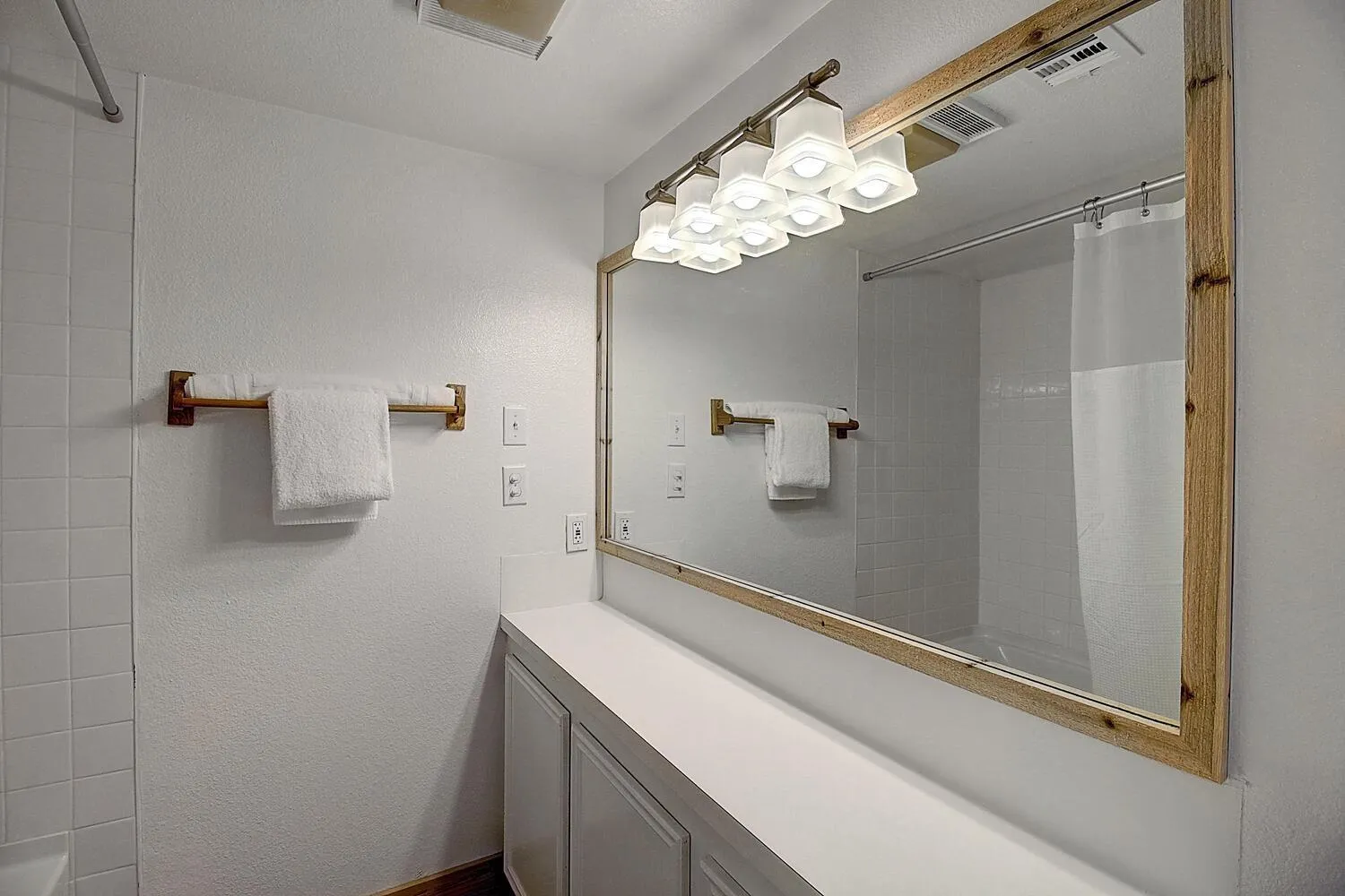 Other in Titas Sandcastle LC17 Pet Friendly