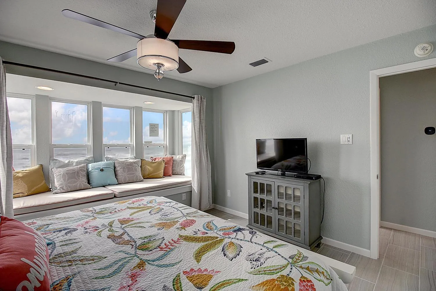 Other, Bed in Waters Edge 6LC