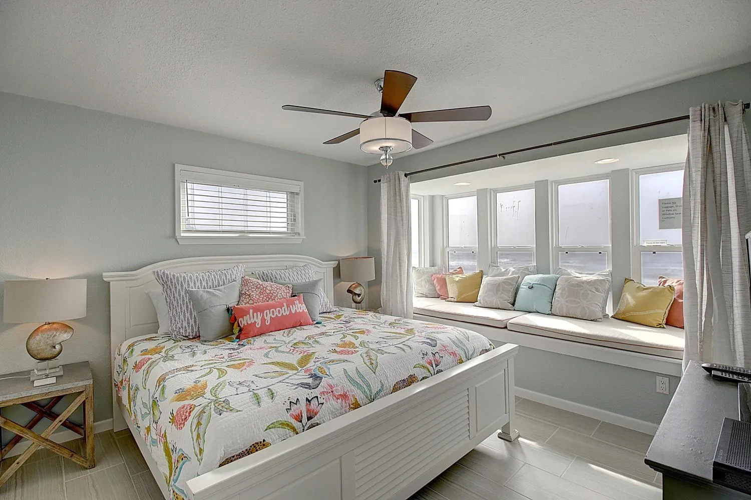 Other, Bed in Waters Edge 6LC