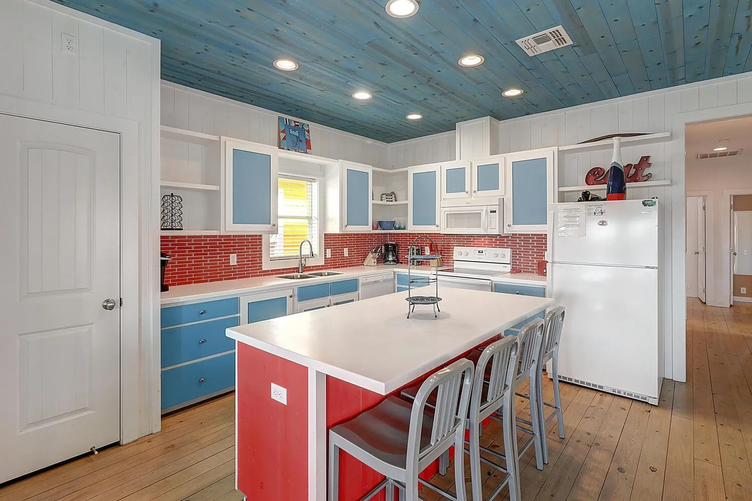TV and multimedia in Cherry on Top OV27
