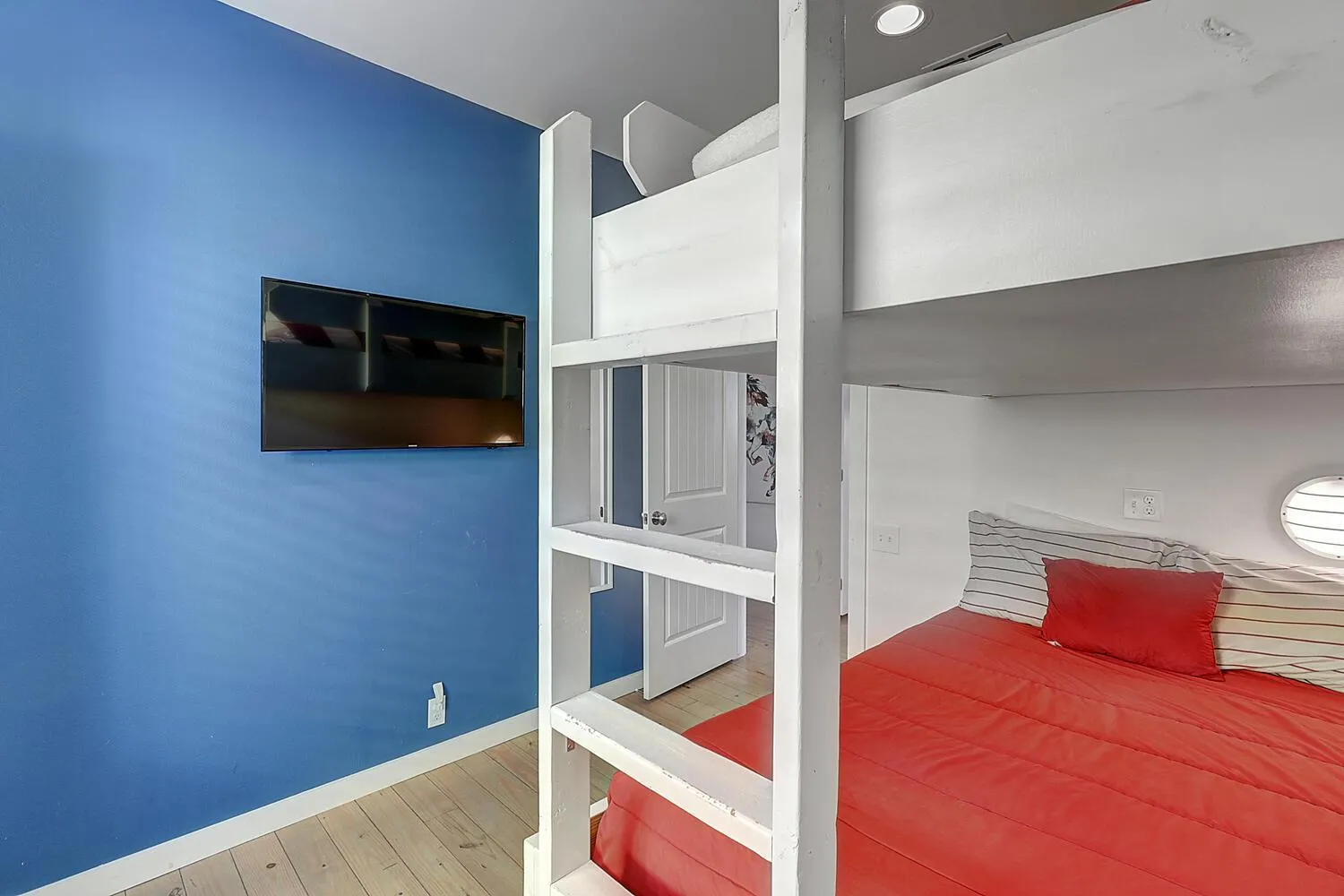 Bed in Cherry on Top OV27