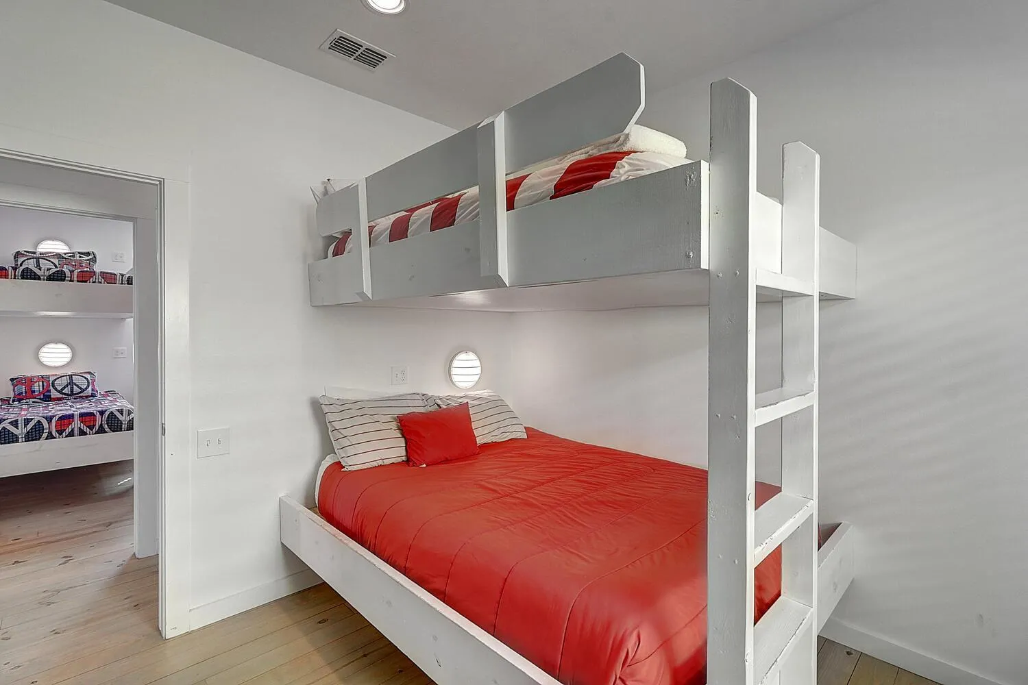 Bed in Cherry on Top OV27