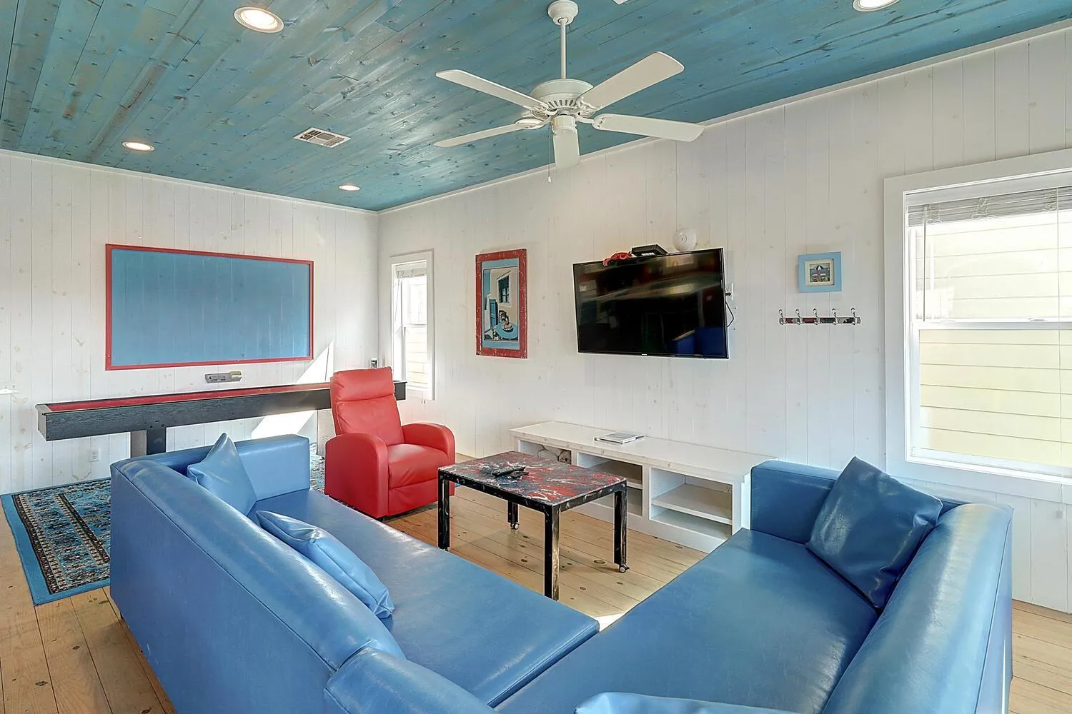 TV and multimedia in Cherry on Top OV27