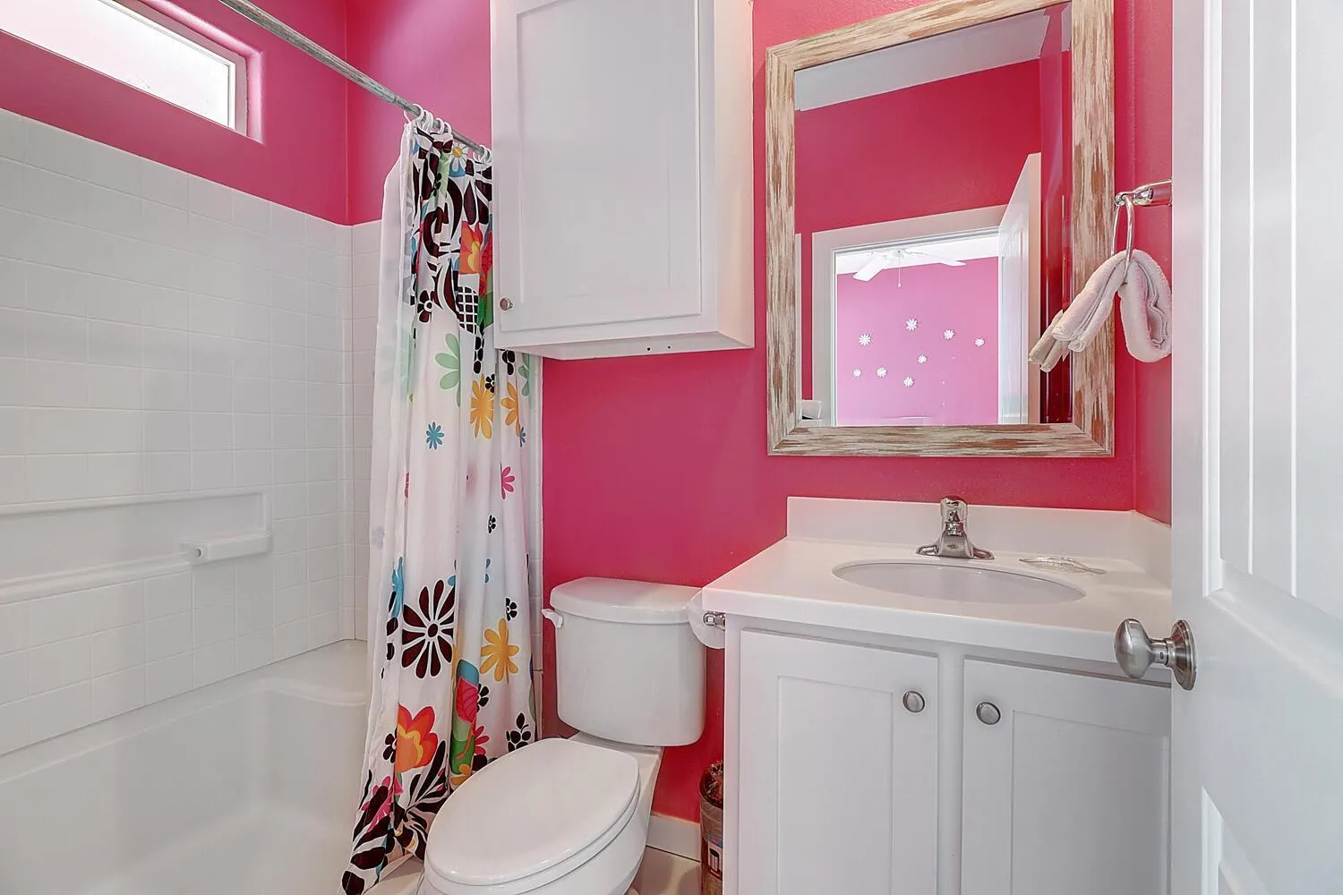 Shower in Cherry on Top OV27