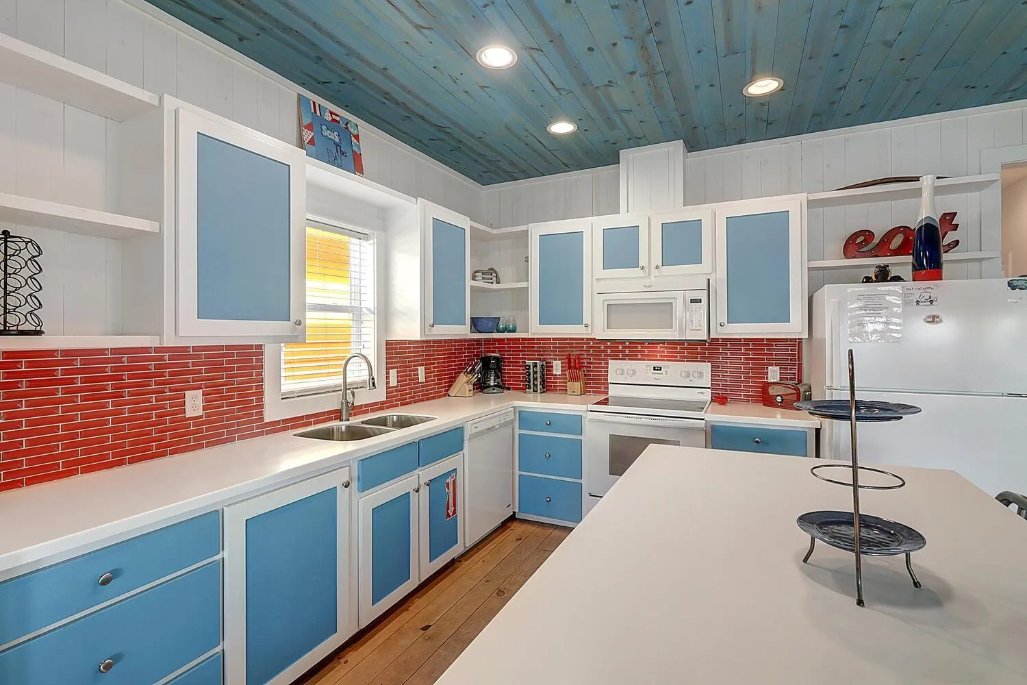 Kitchen or kitchenette in Cherry on Top OV27