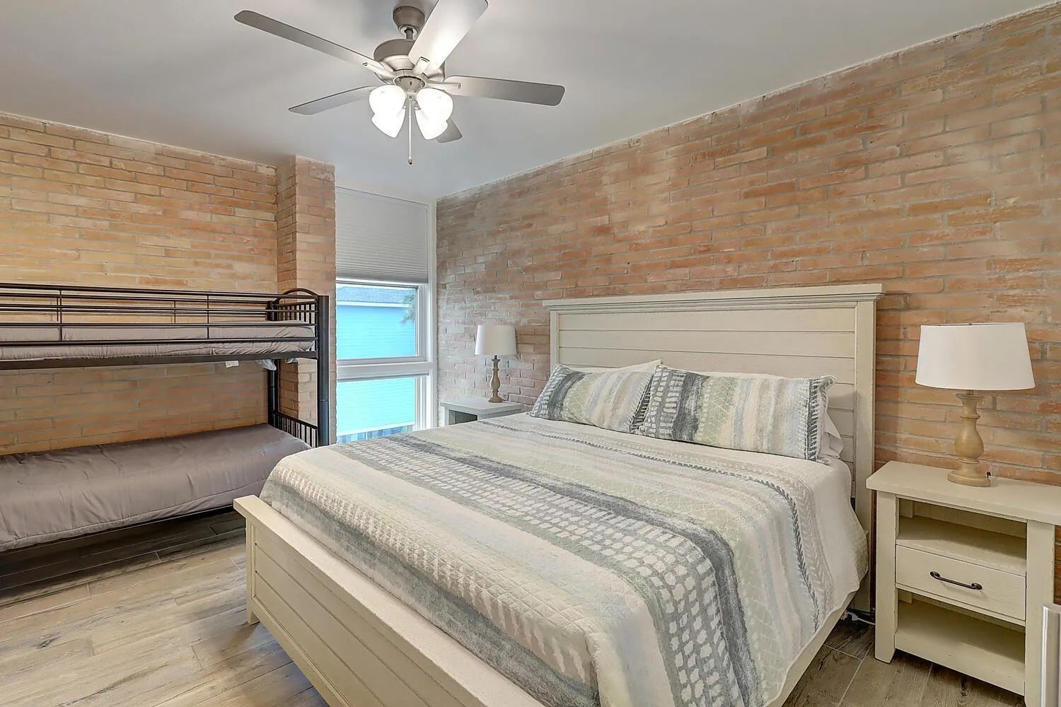 Other, Bed in Channelview CV216