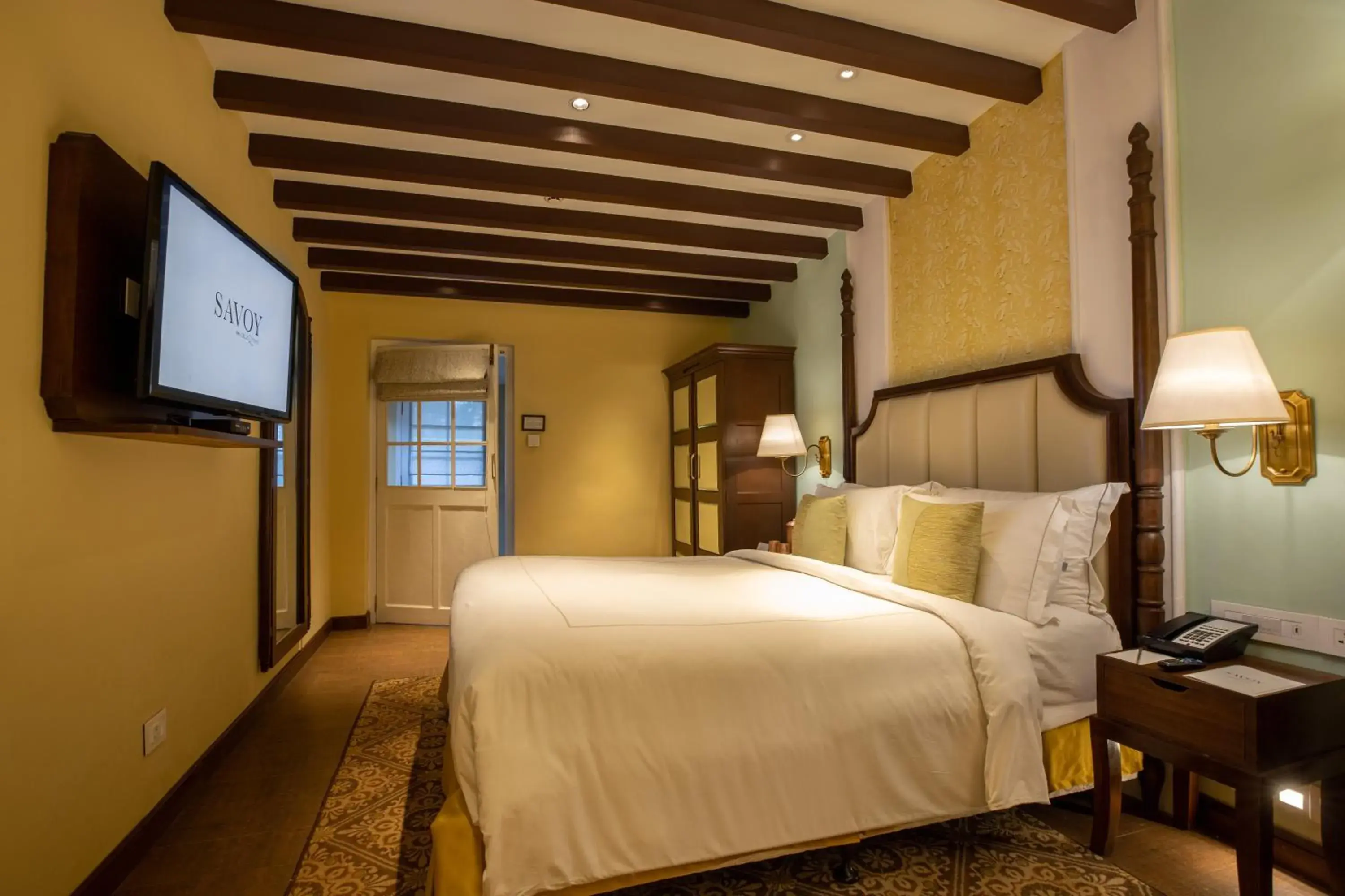 Superior Room Queen Bed in Savoy - IHCL SeleQtions Superior Room Queen Bed in Savoy - IHCL SeleQtions