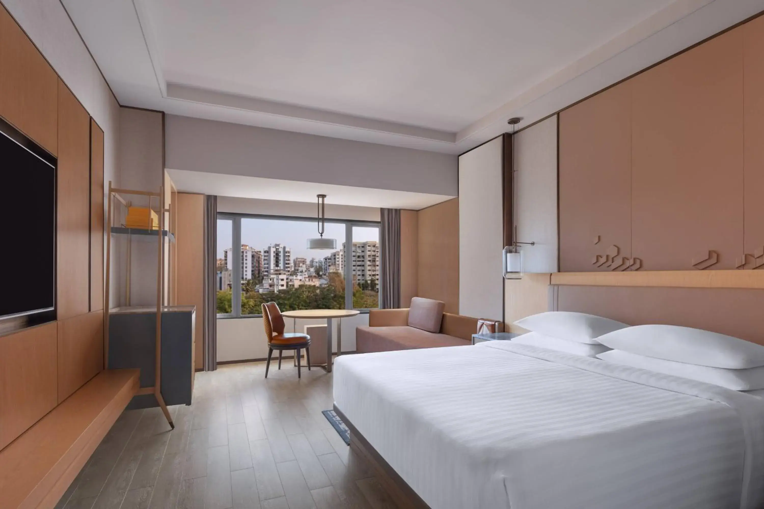 Premium, Guest room, 1 King, City view in Surat Marriott Hotel Premium, Guest room, 1 King, City view in Surat Marriott Hotel