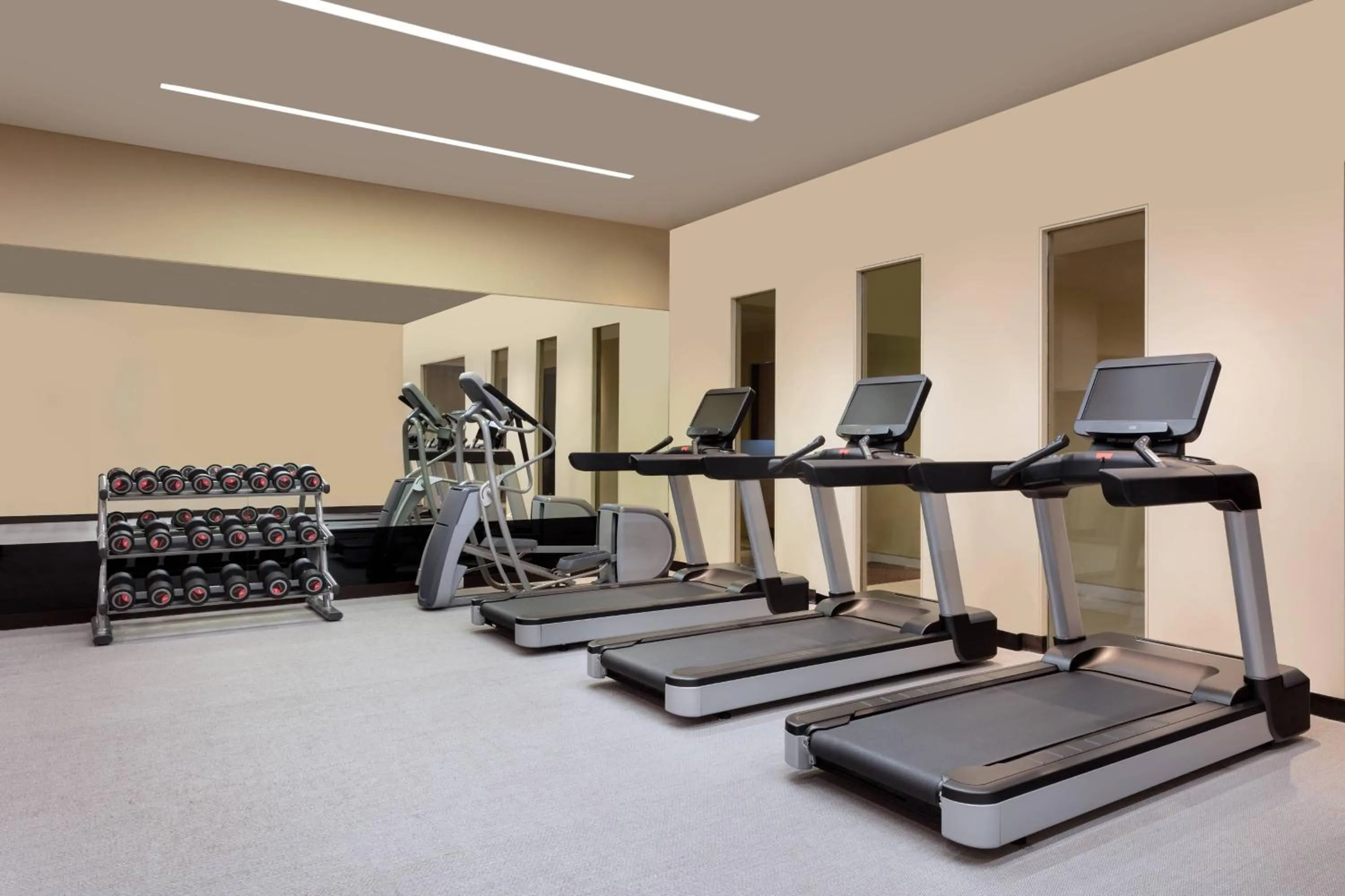 Fitness centre/facilities in Surat Marriott Hotel