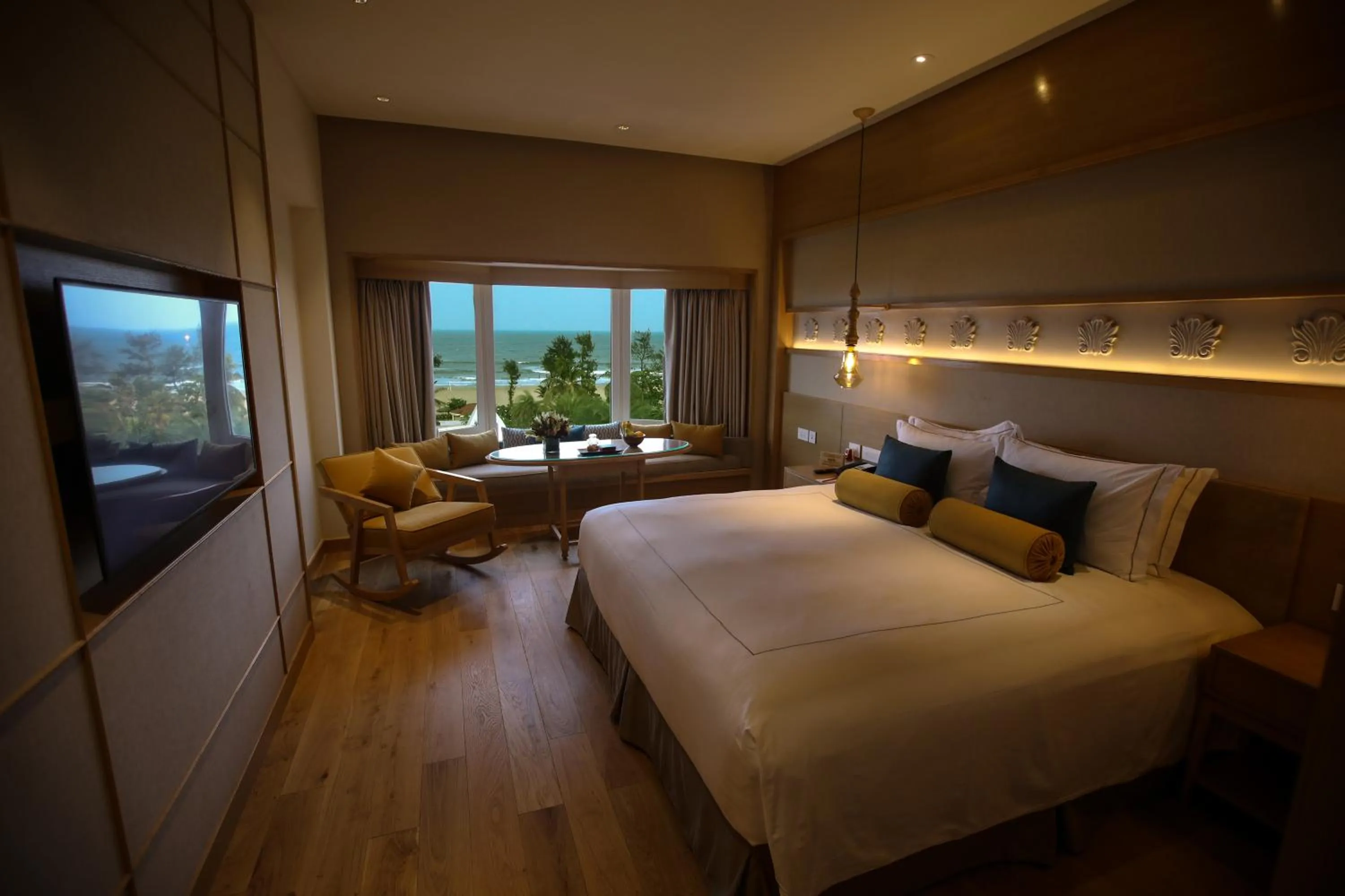 Sea view, Bed in Taj Fisherman’s Cove Resort & Spa, Chennai
