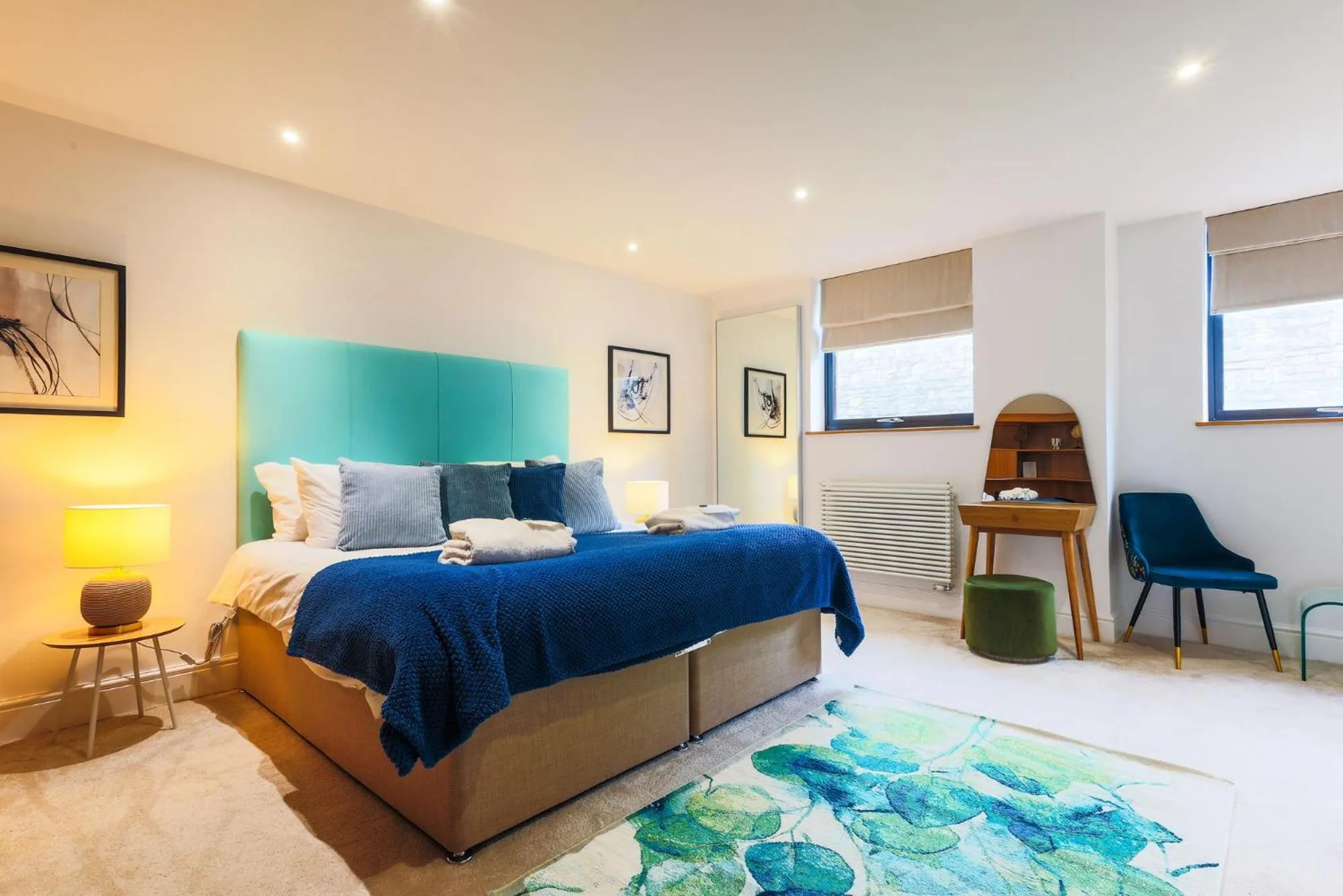 Deluxe King Room in Beachcliff Rooms & Apartments