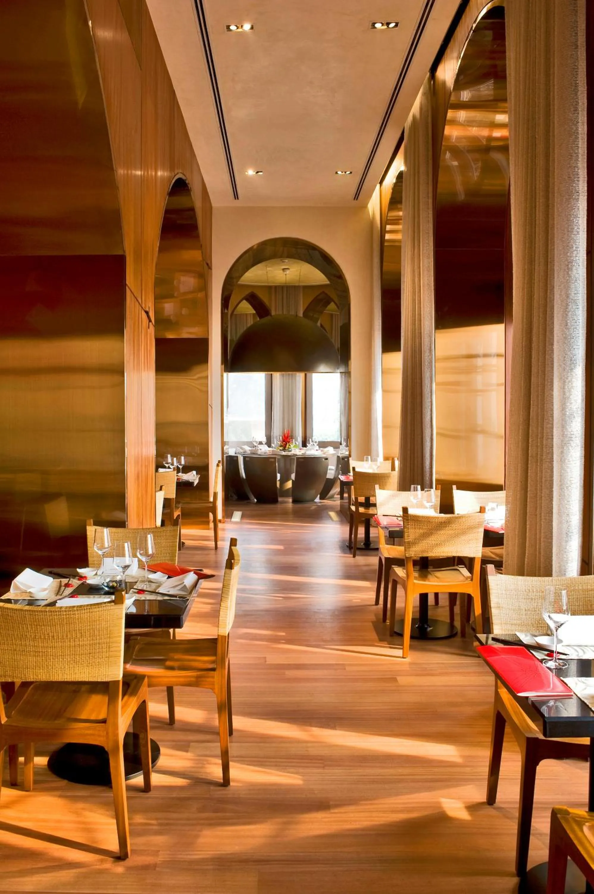 Restaurant/places to eat in The Taj Mahal Tower, Mumbai