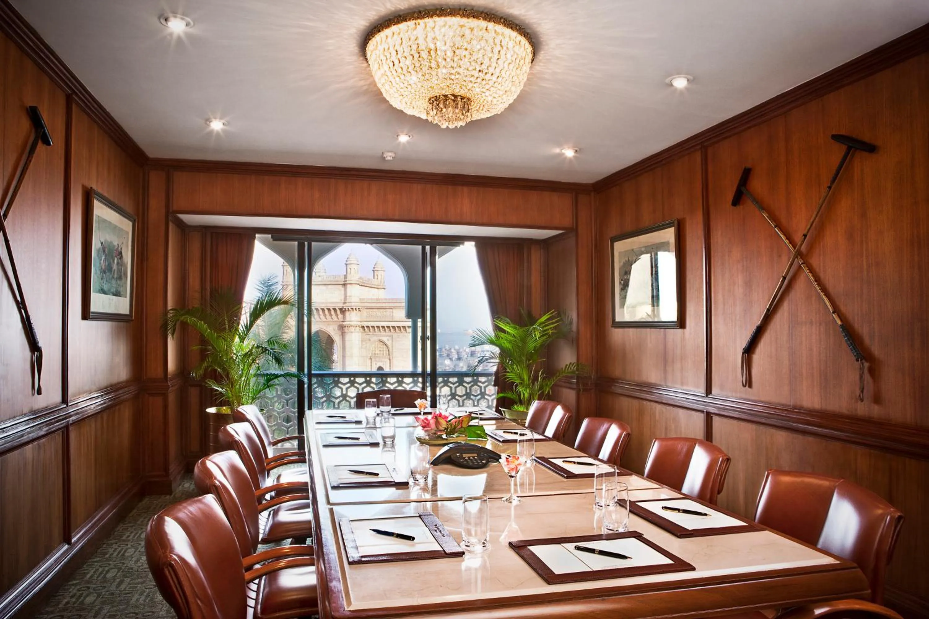 Business facilities in The Taj Mahal Tower, Mumbai