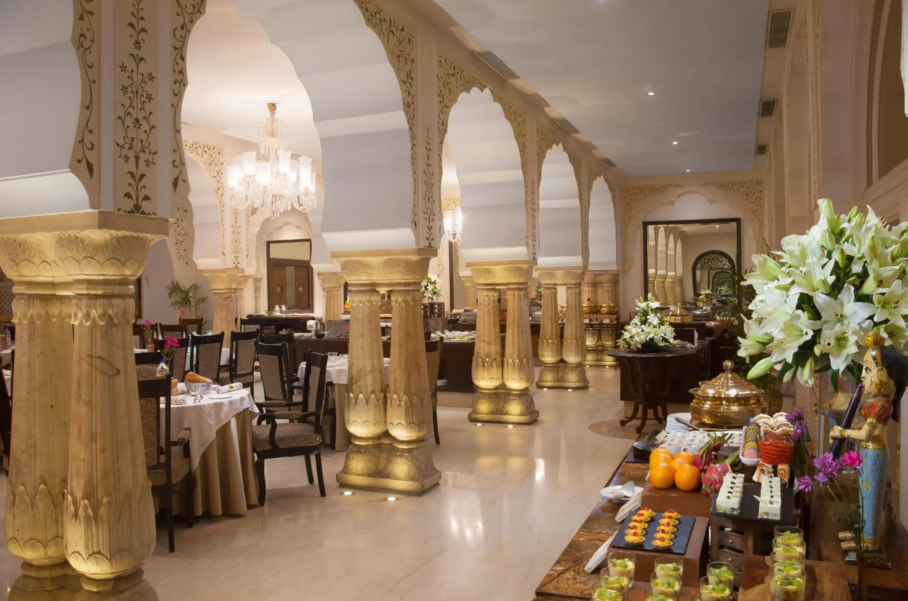 Restaurant/places to eat in Jai Mahal Palace