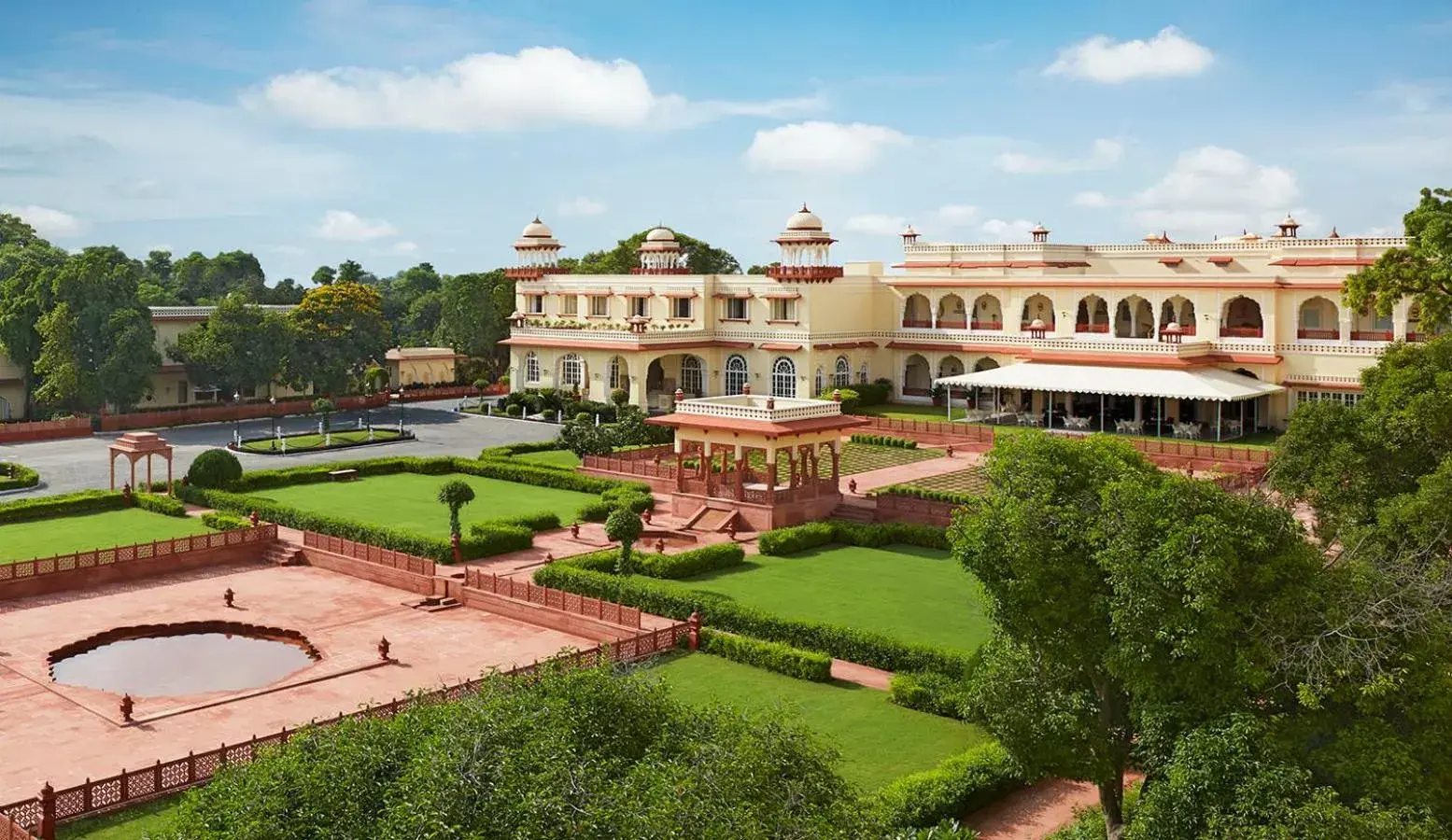 Facade/entrance in Jai Mahal Palace Facade/entrance in Jai Mahal Palace