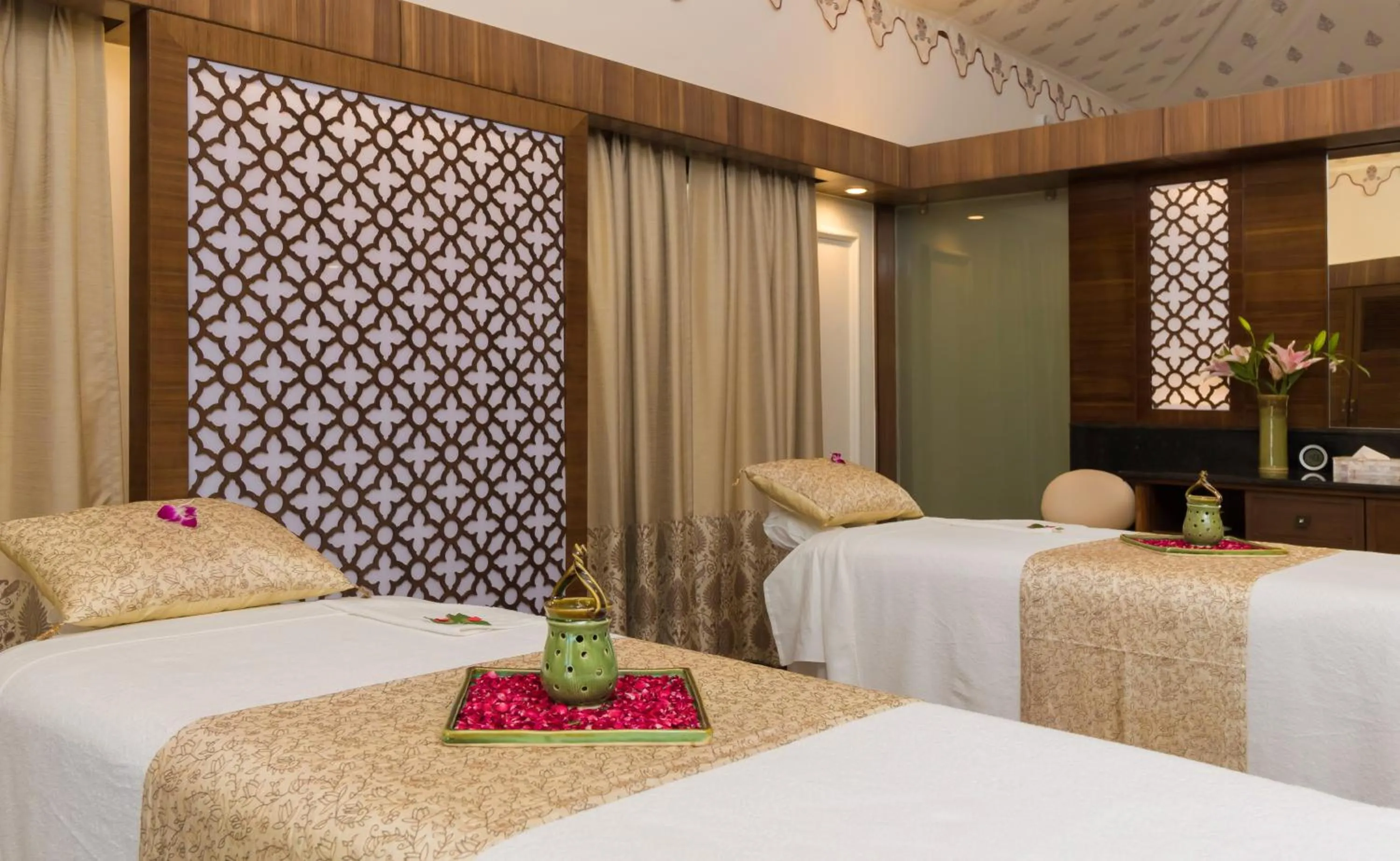 Massage, Bed in Jai Mahal Palace