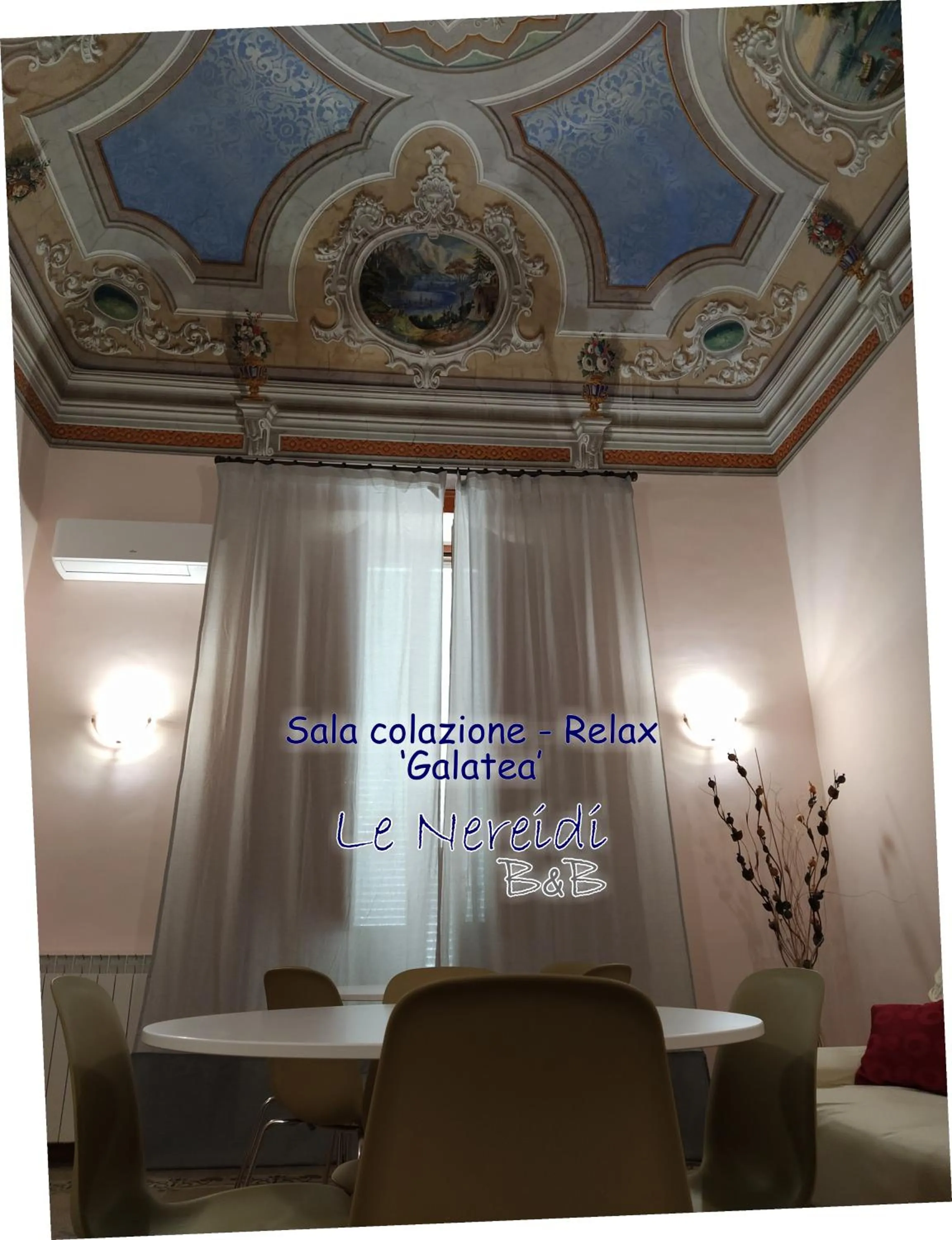Property building, Bed in Le Nereidi b&b Acireale Centro
