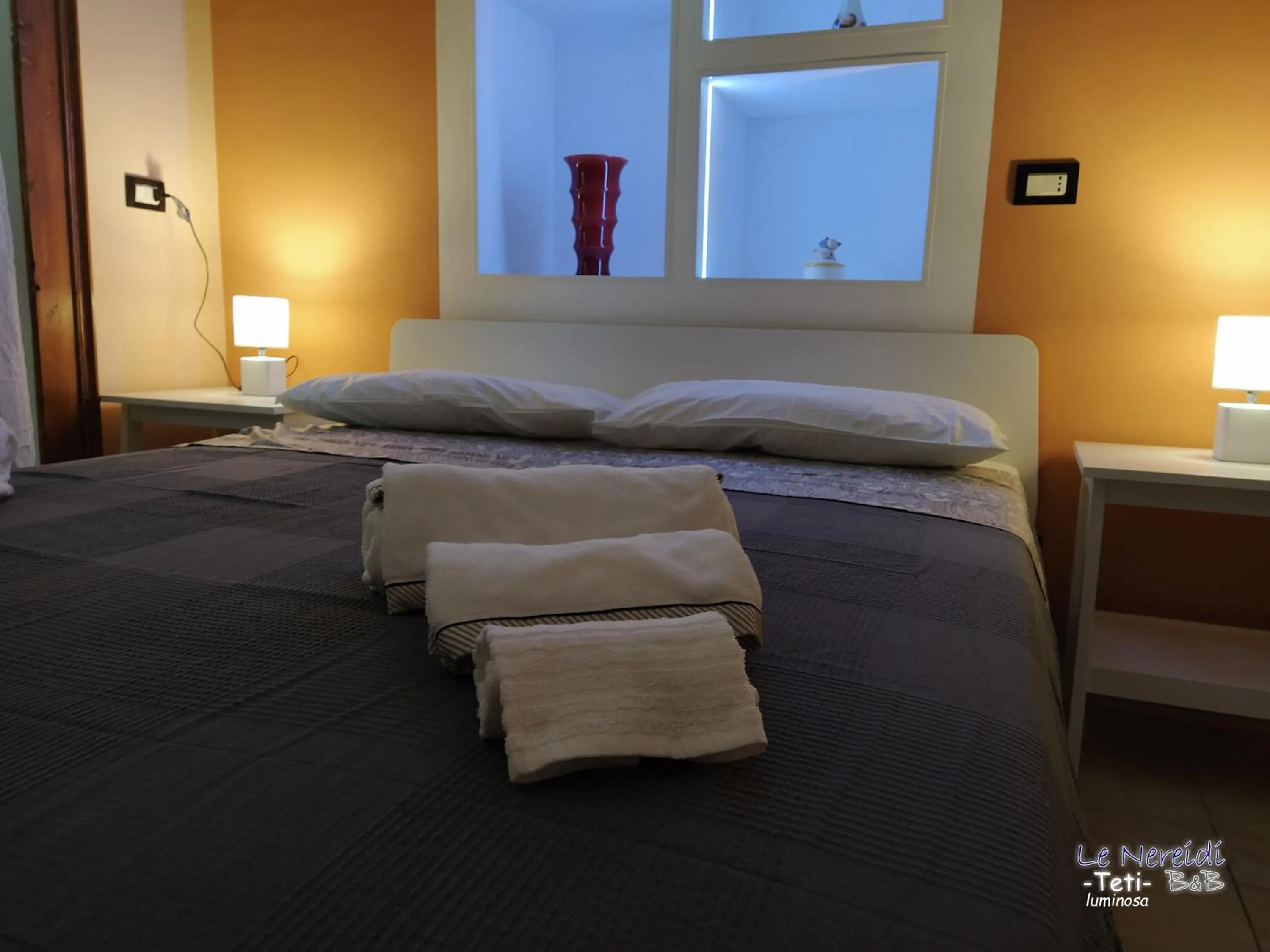 Shower, Bed in Le Nereidi b&b Acireale Centro