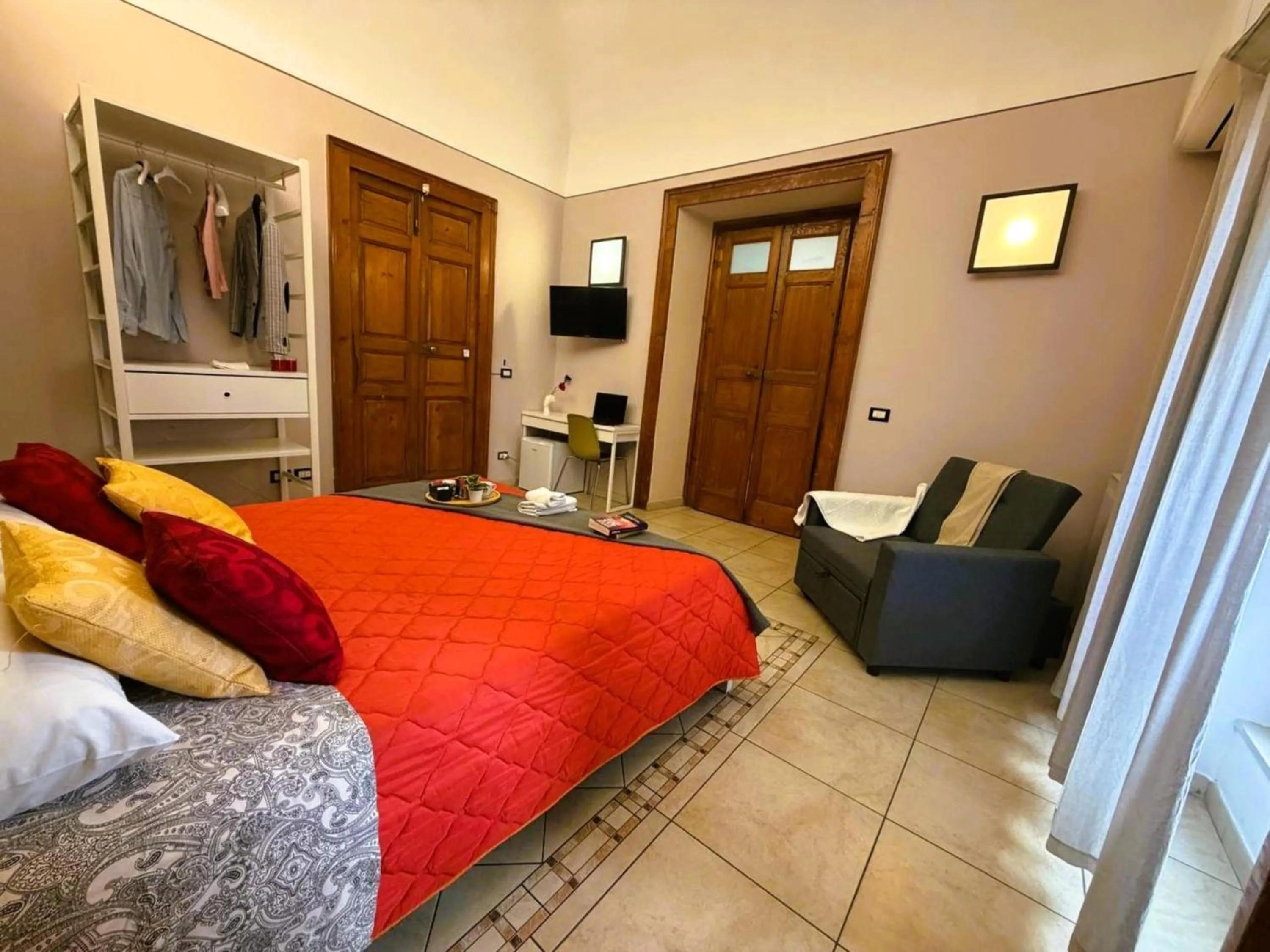 Bathroom, Bed in Le Nereidi b&b Acireale Centro