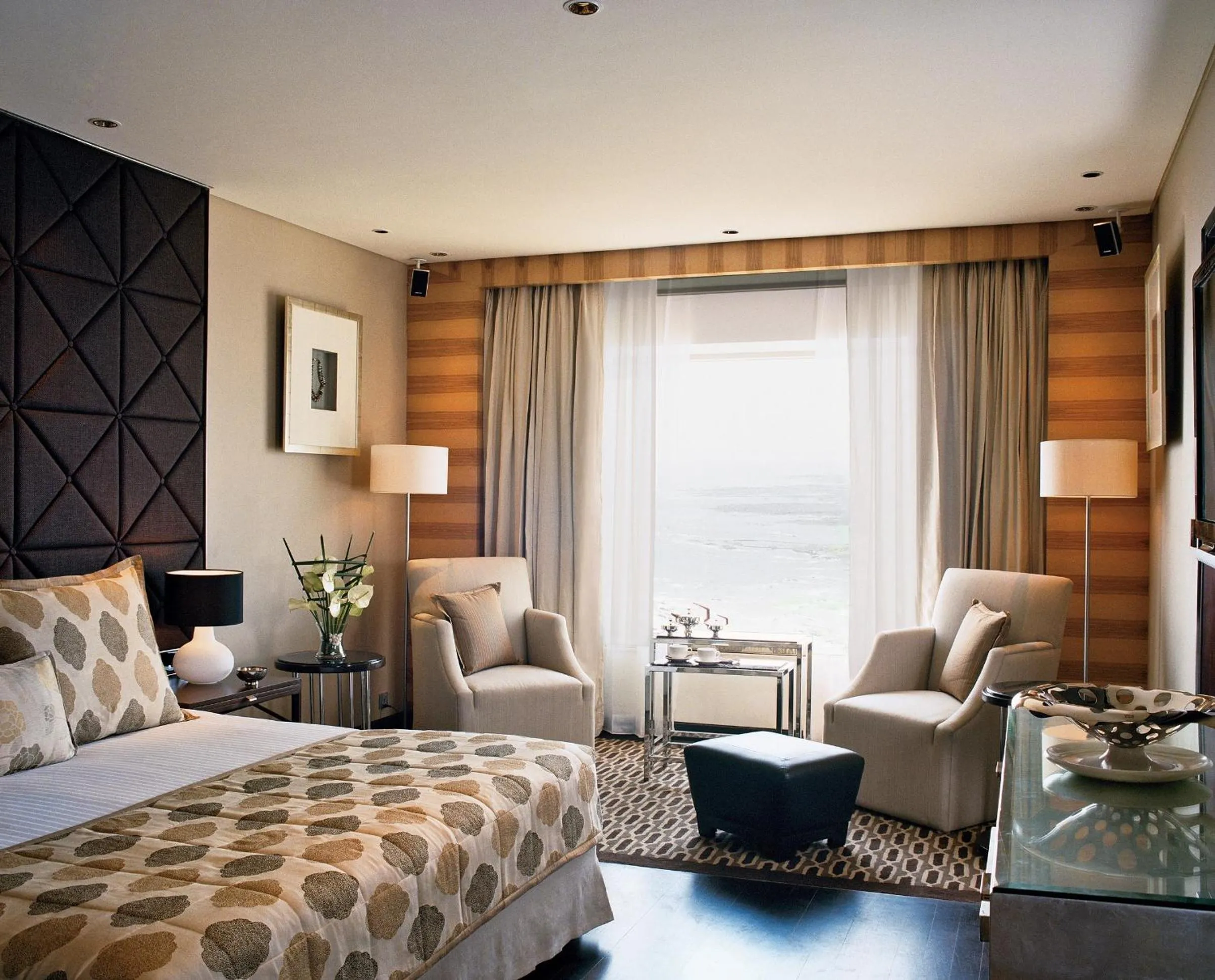 Photo of the whole room, Bed in Taj Lands End