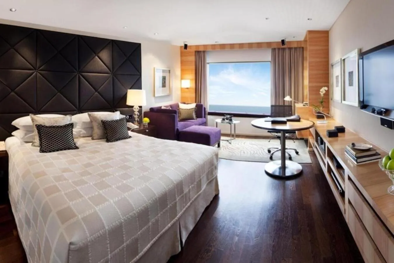 Bed in Taj Lands End