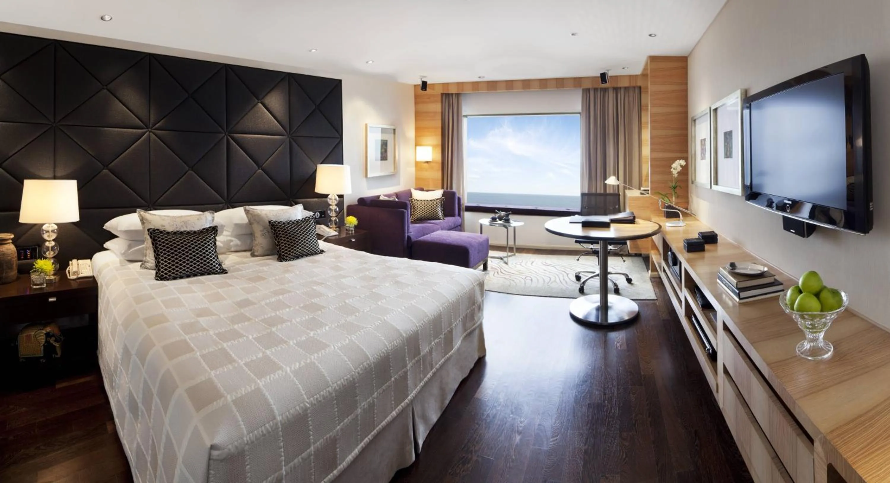 Bed in Taj Lands End