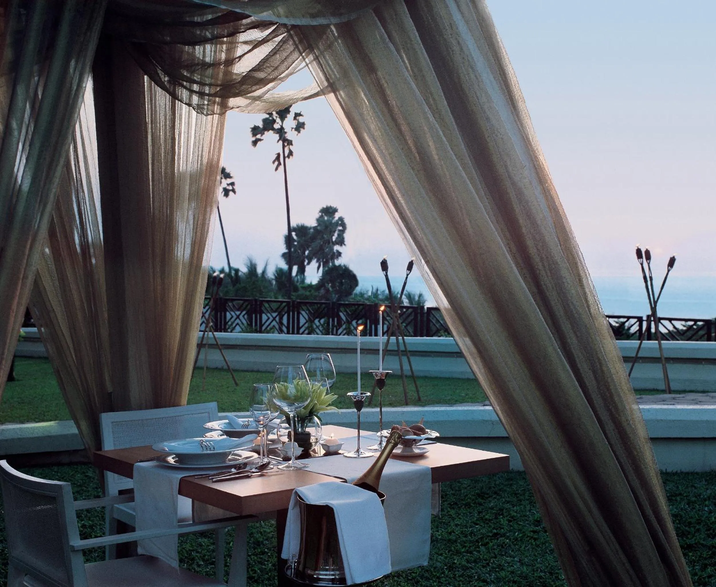 Garden in Taj Lands End