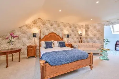 Lisburne Place - Luxury Three Bedroom Town House Lisburne Place - Luxury Three Bedroom Town House