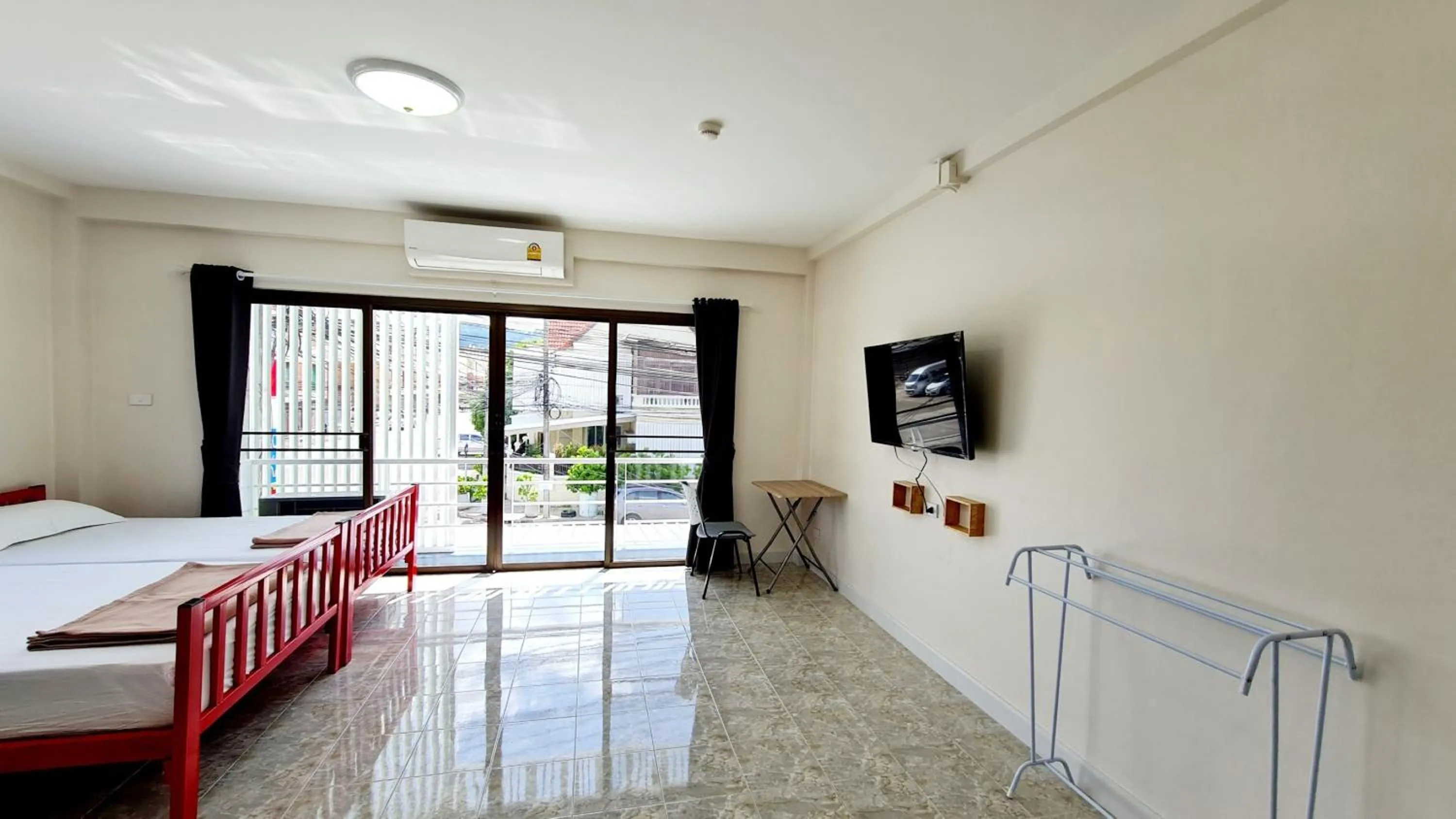 Photo of the whole room, Bed in TP House@Naka