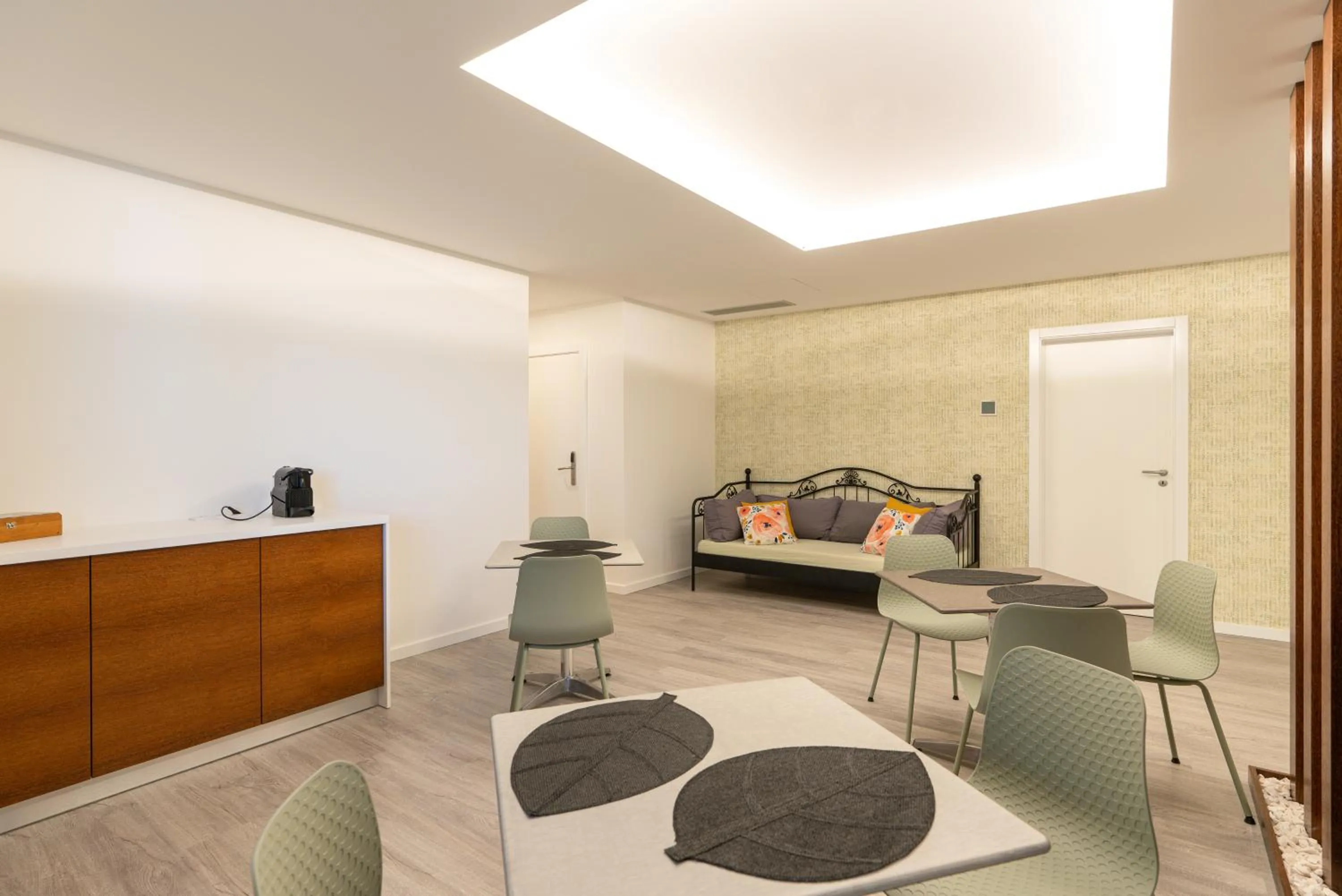 Dining area, Bed in Sonho do Oceano