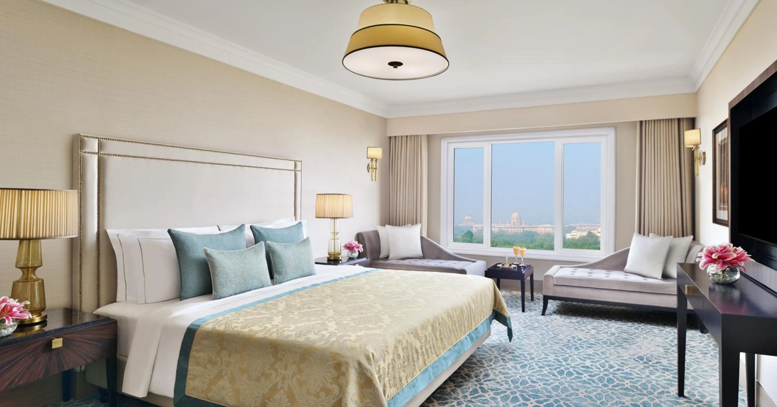 Photo of the whole room, Bed in Taj Mahal, New Delhi