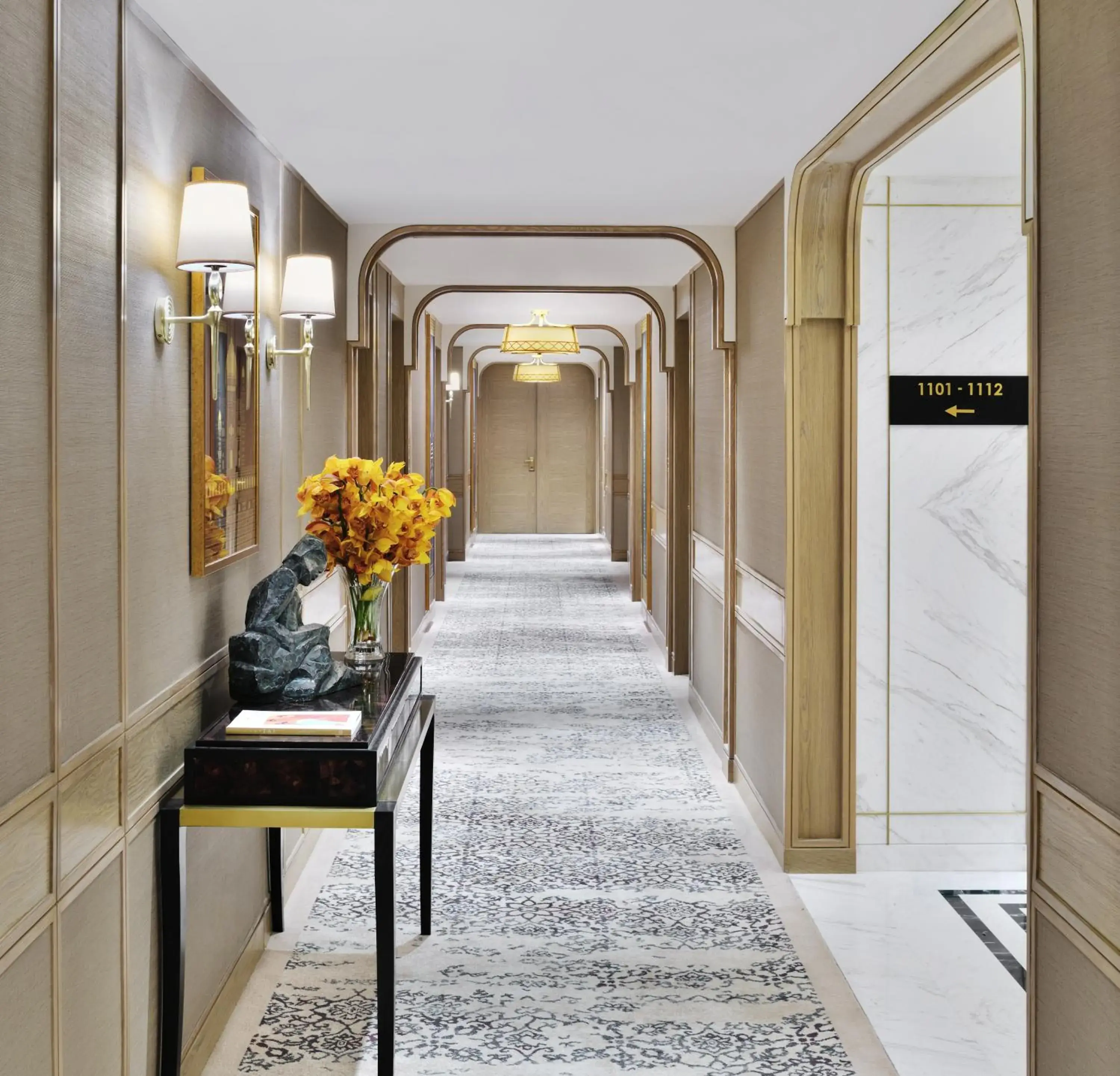 Property building in Taj Mahal, New Delhi Property building in Taj Mahal, New Delhi